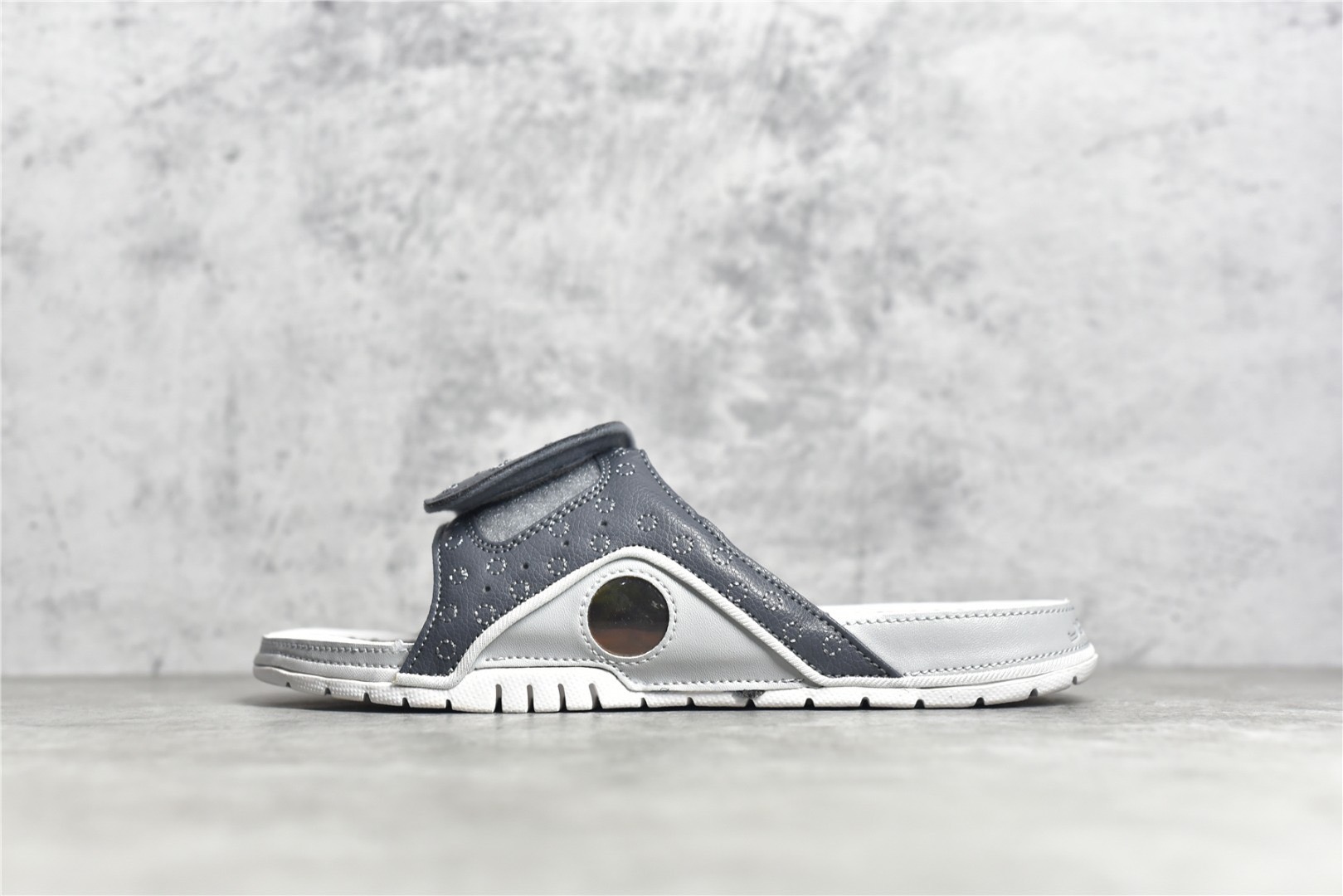 Nike Air Jordan 13 Slippers