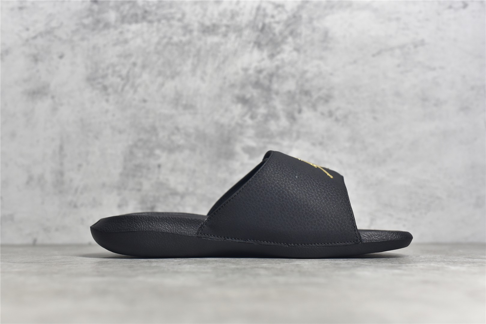 Nike Air Jordan 6 Slippers