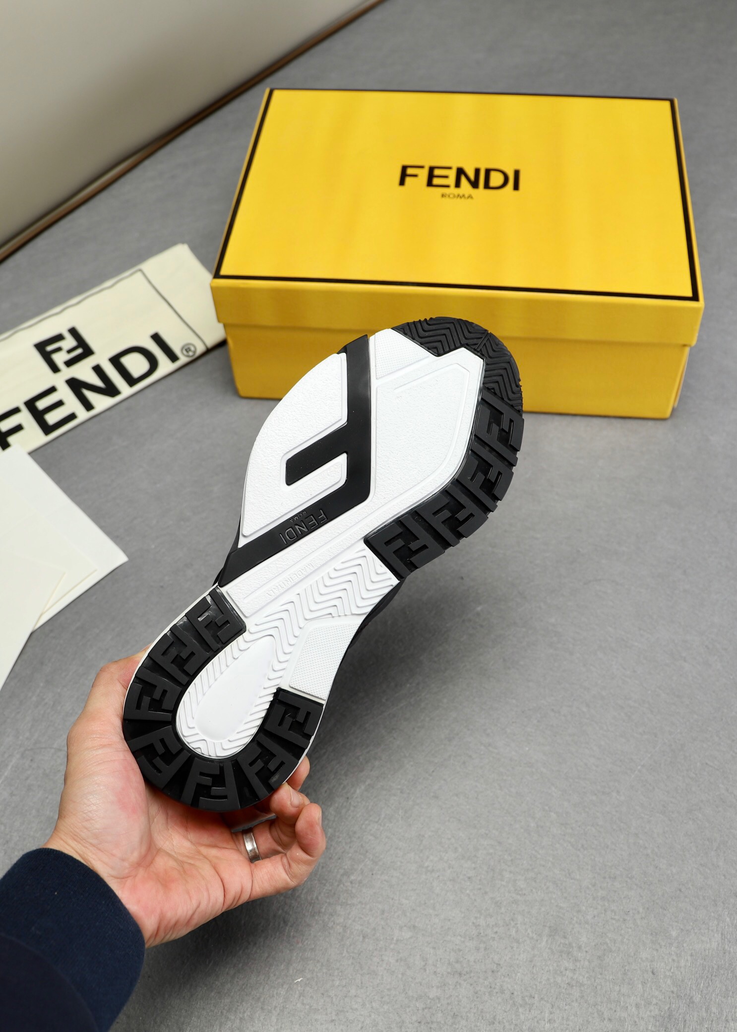Men F*endi Top Sneaker （ ）