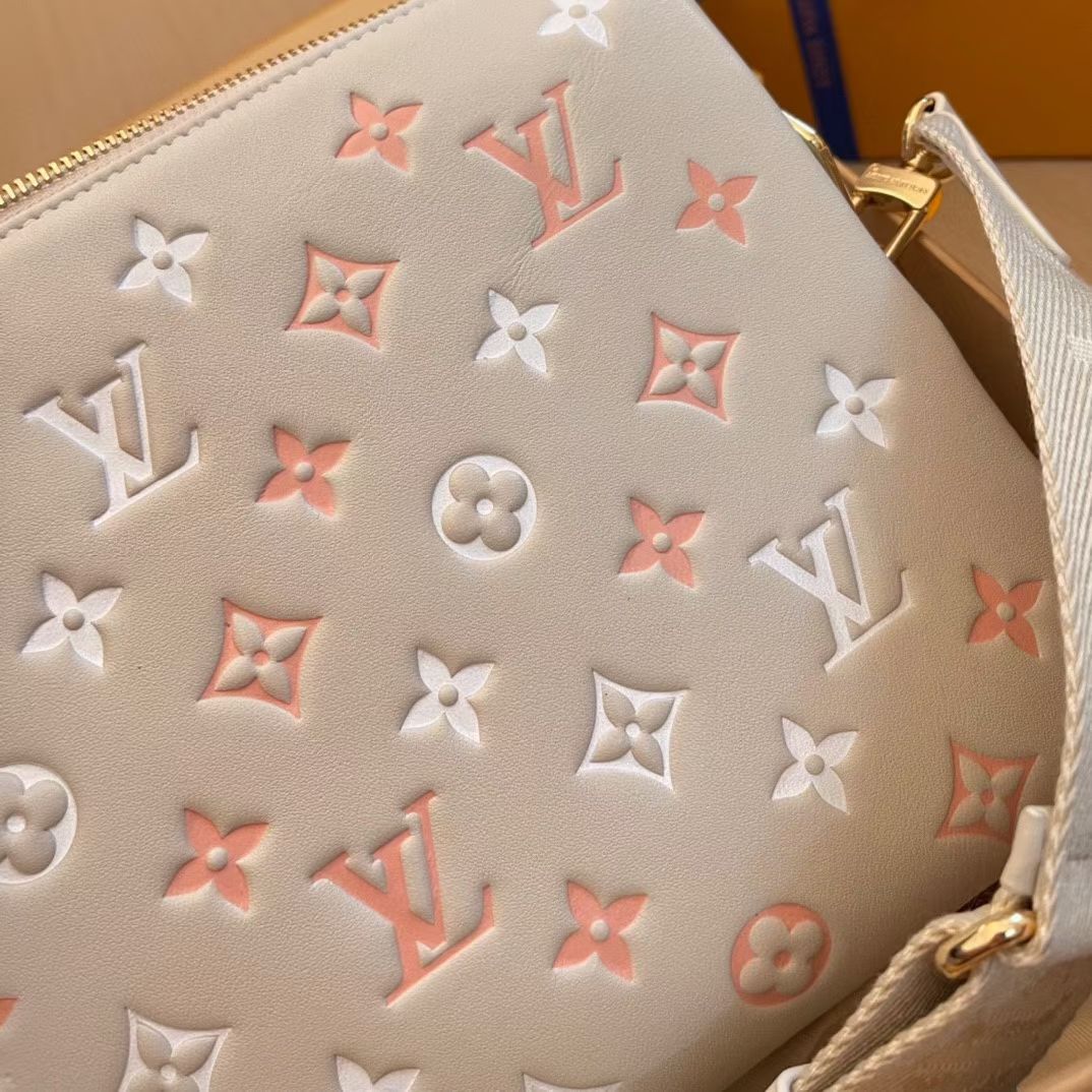 L*ouis V*uitton M22398 Top Bag