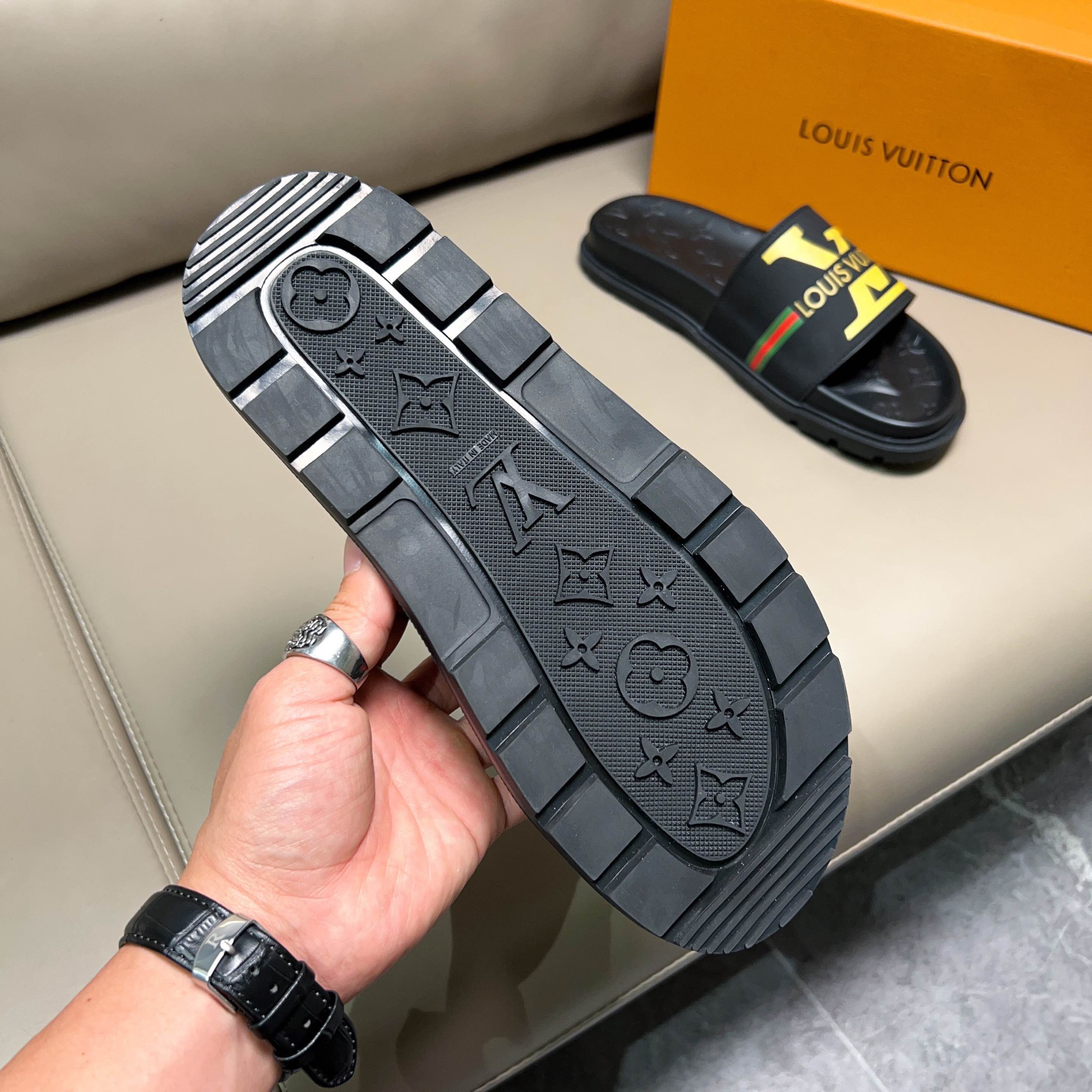 Men L*ouis V*uitton Top Slippers