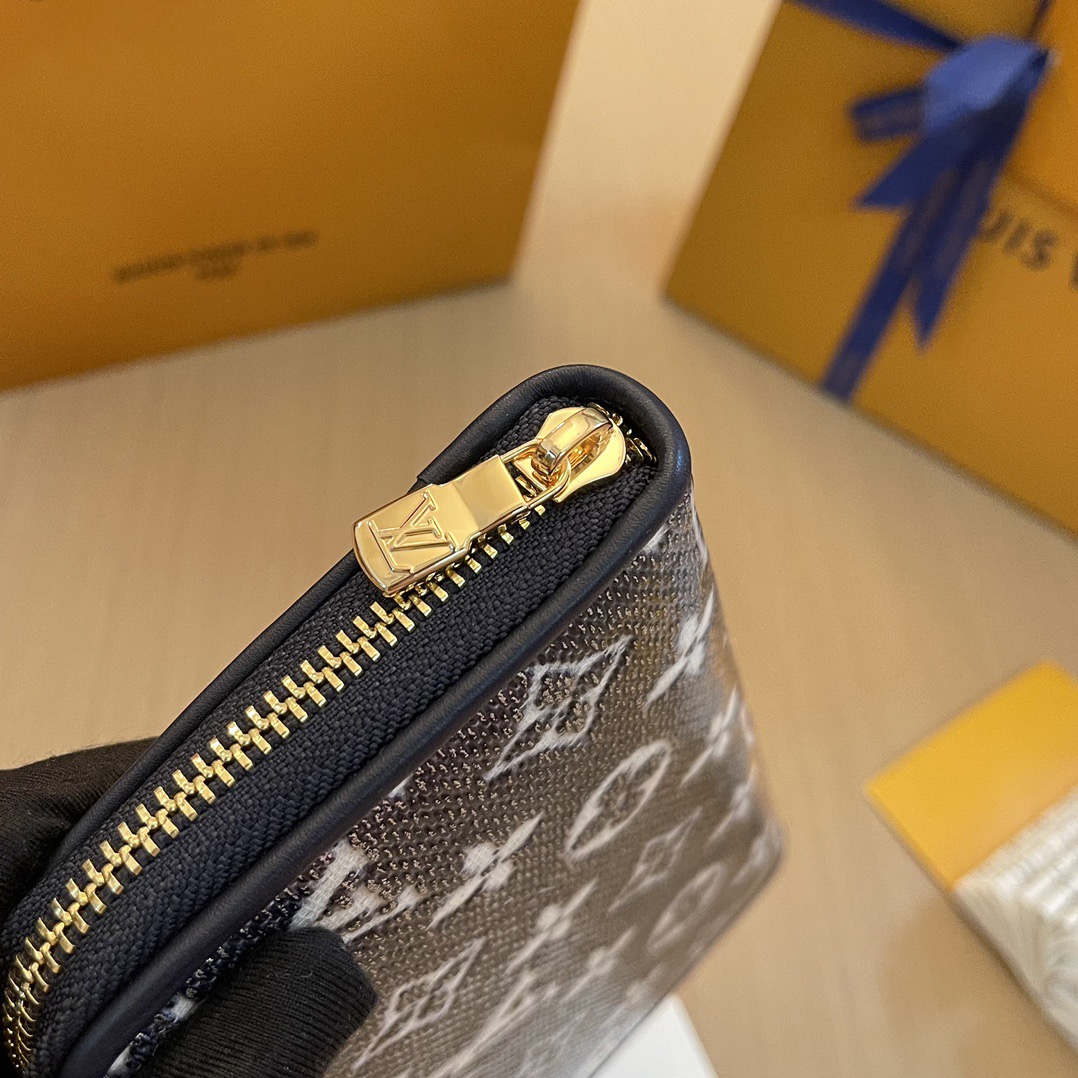 L*ouis V*uitton Top Bag