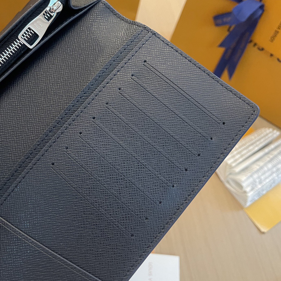 L*ouis V*uitton Top Bag