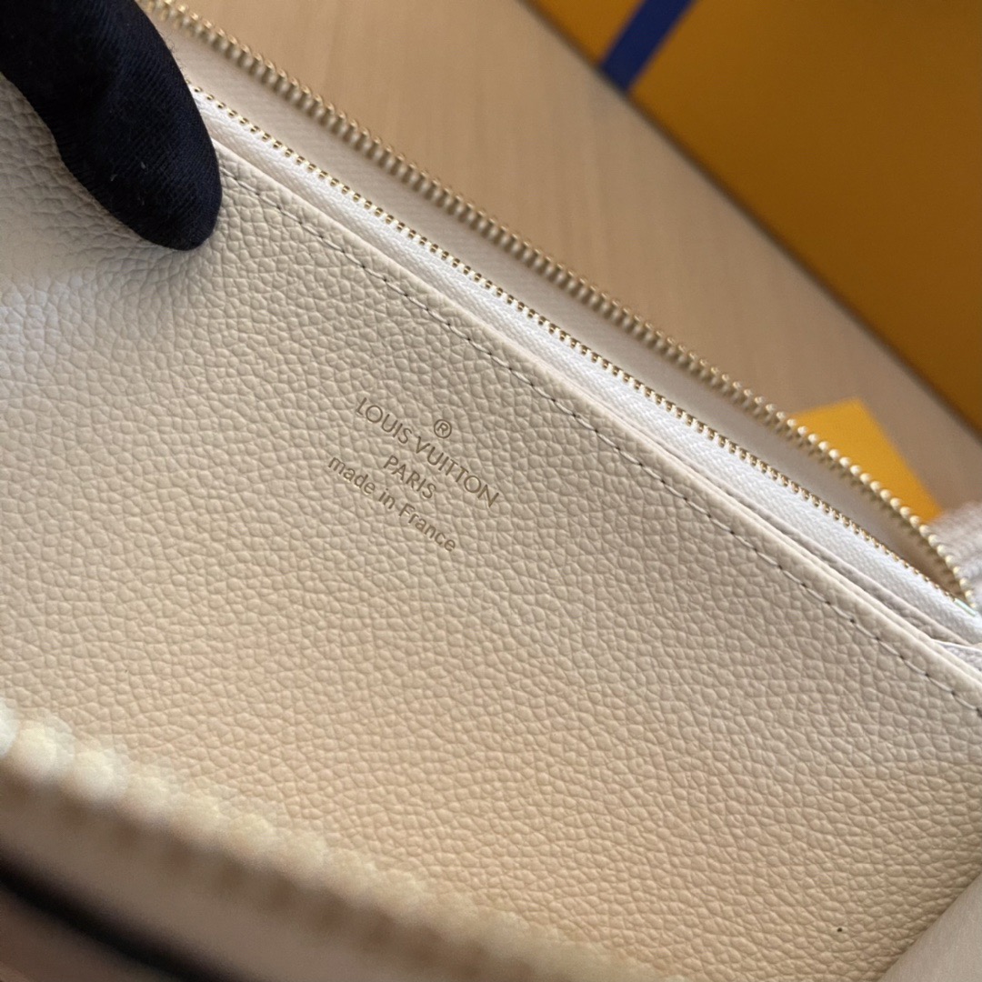 L*ouis V*uitton Top Bag