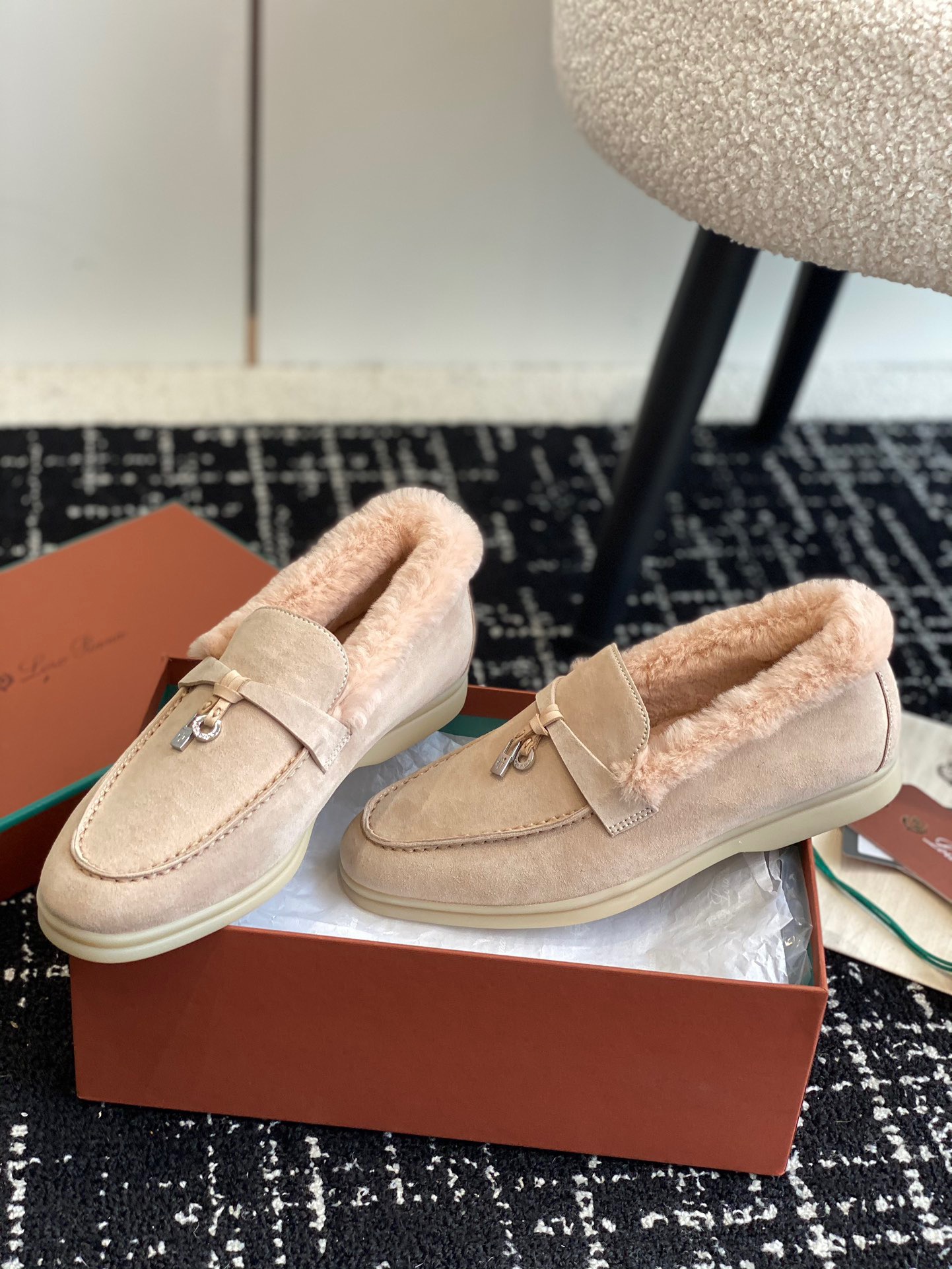 Women L*oro P*iana Top Loafer ()