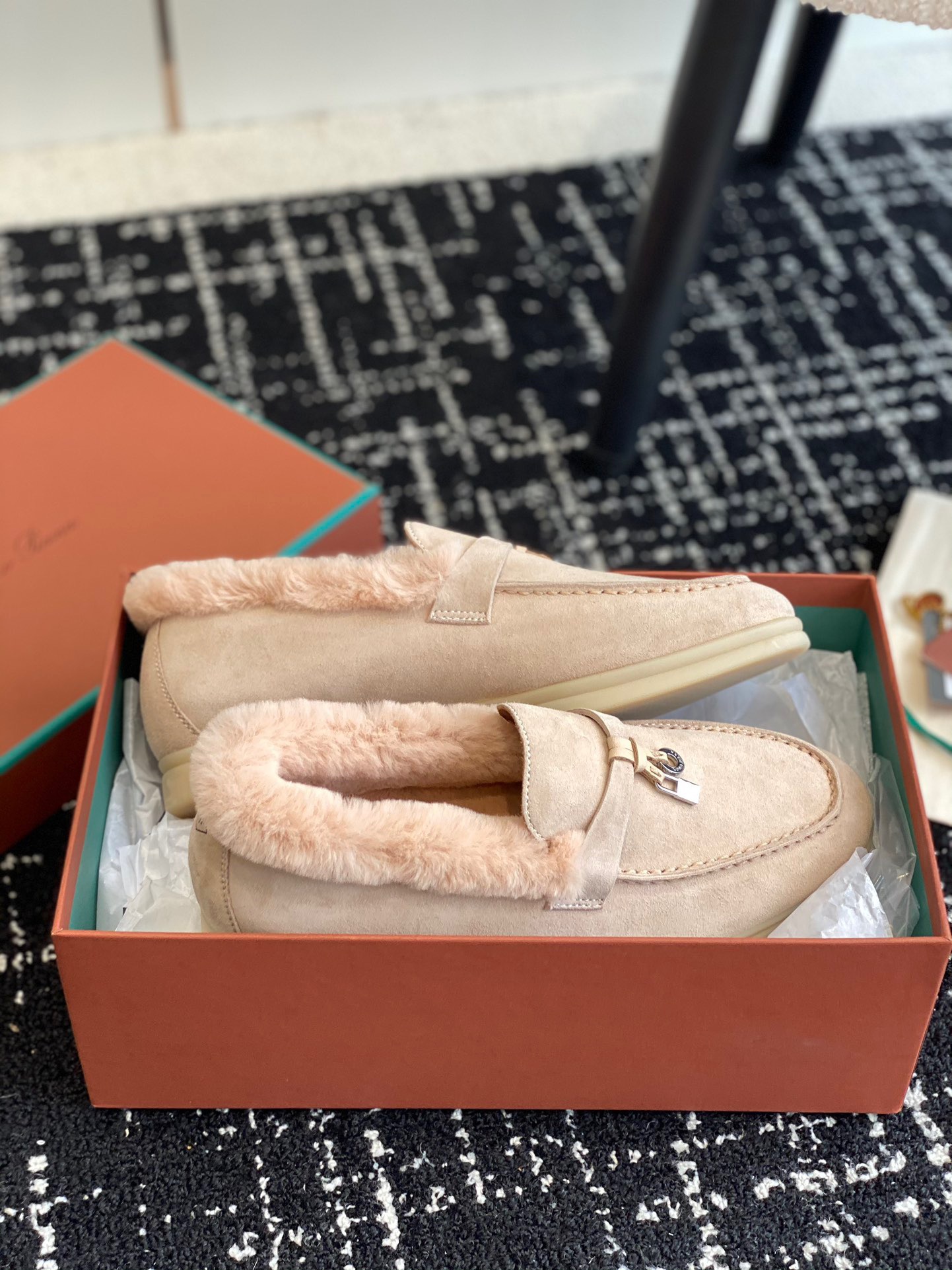 Women L*oro P*iana Top Loafer ()