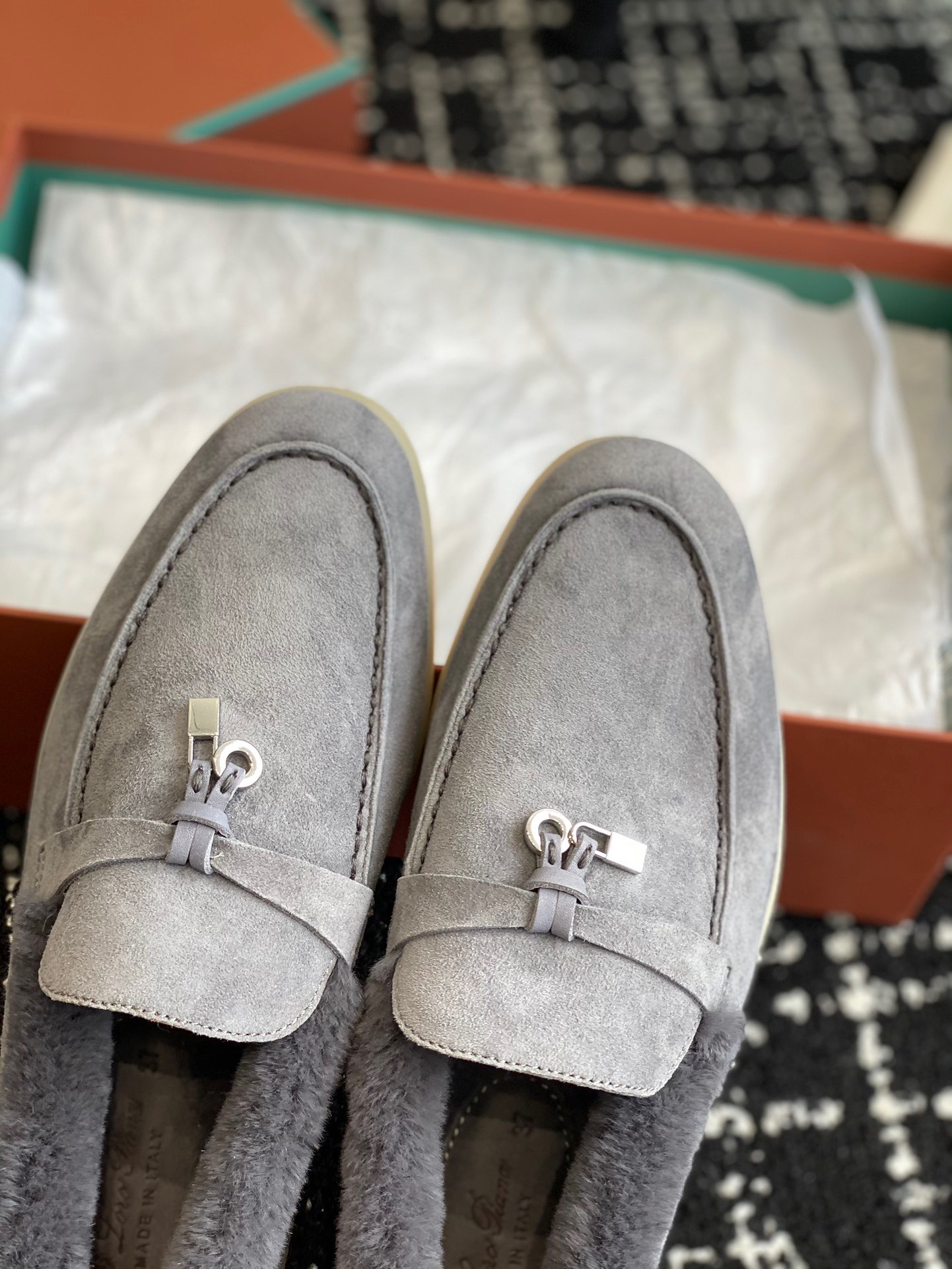 Women L*oro P*iana Top Loafer ()