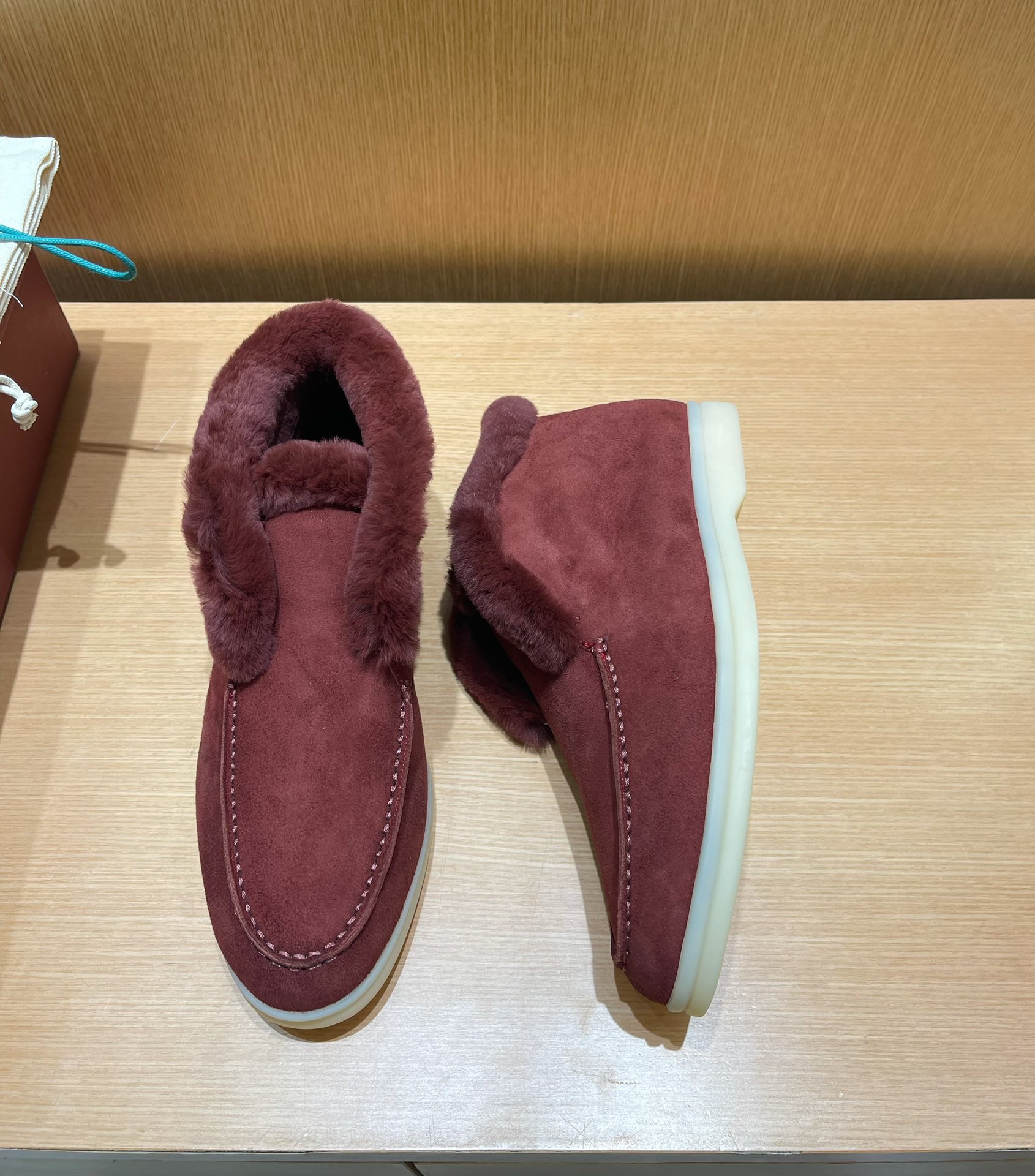 Women L*oro P*iana Top Loafer ()