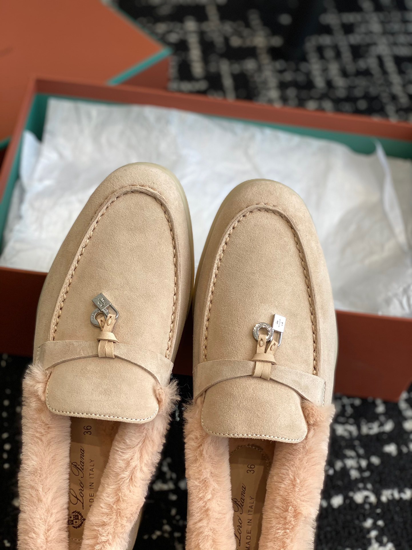 Women L*oro P*iana Top Loafer ()