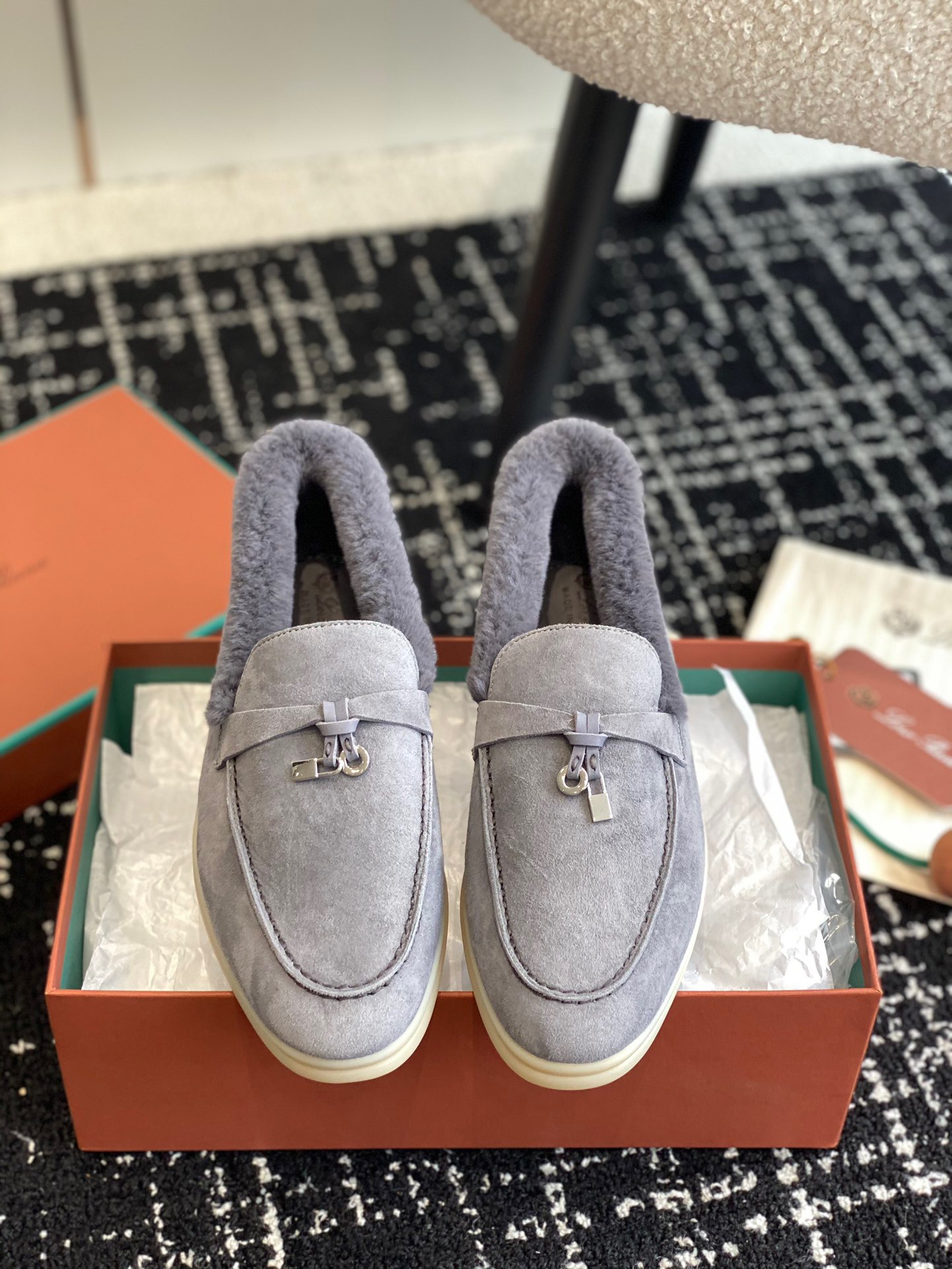 Women L*oro P*iana Top Loafer ()