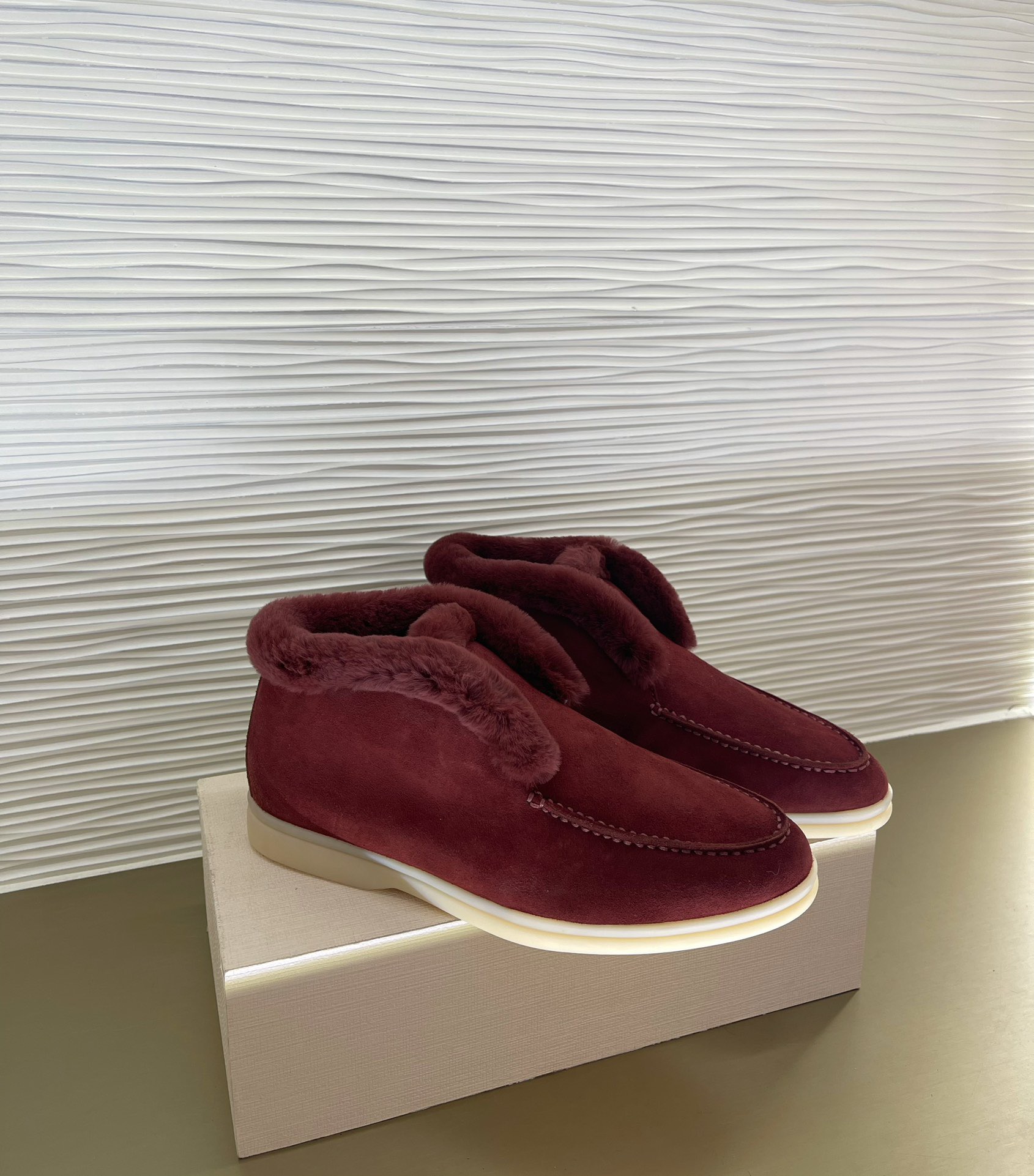 Women L*oro P*iana Top Loafer ()