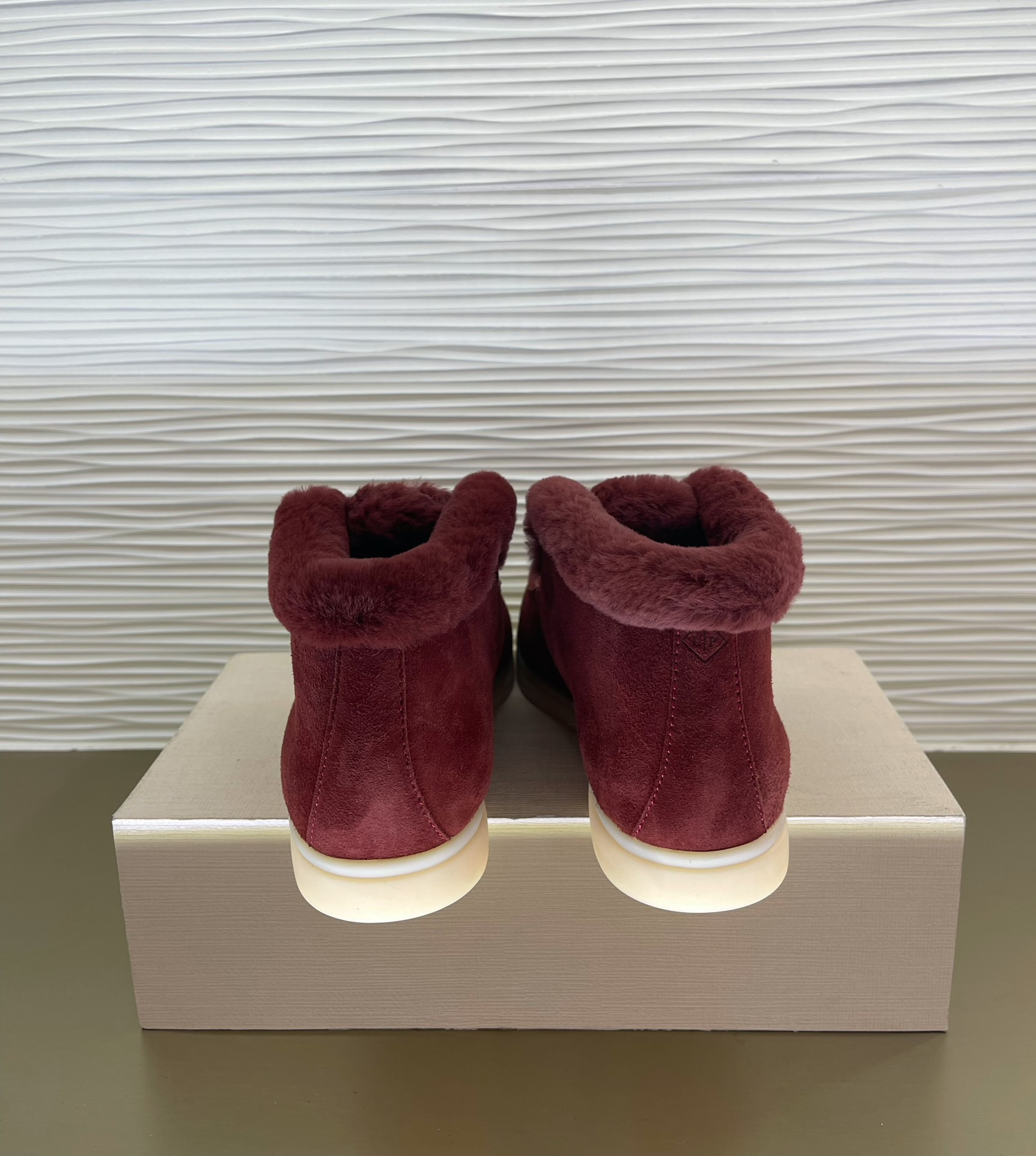 Women L*oro P*iana Top Loafer ()