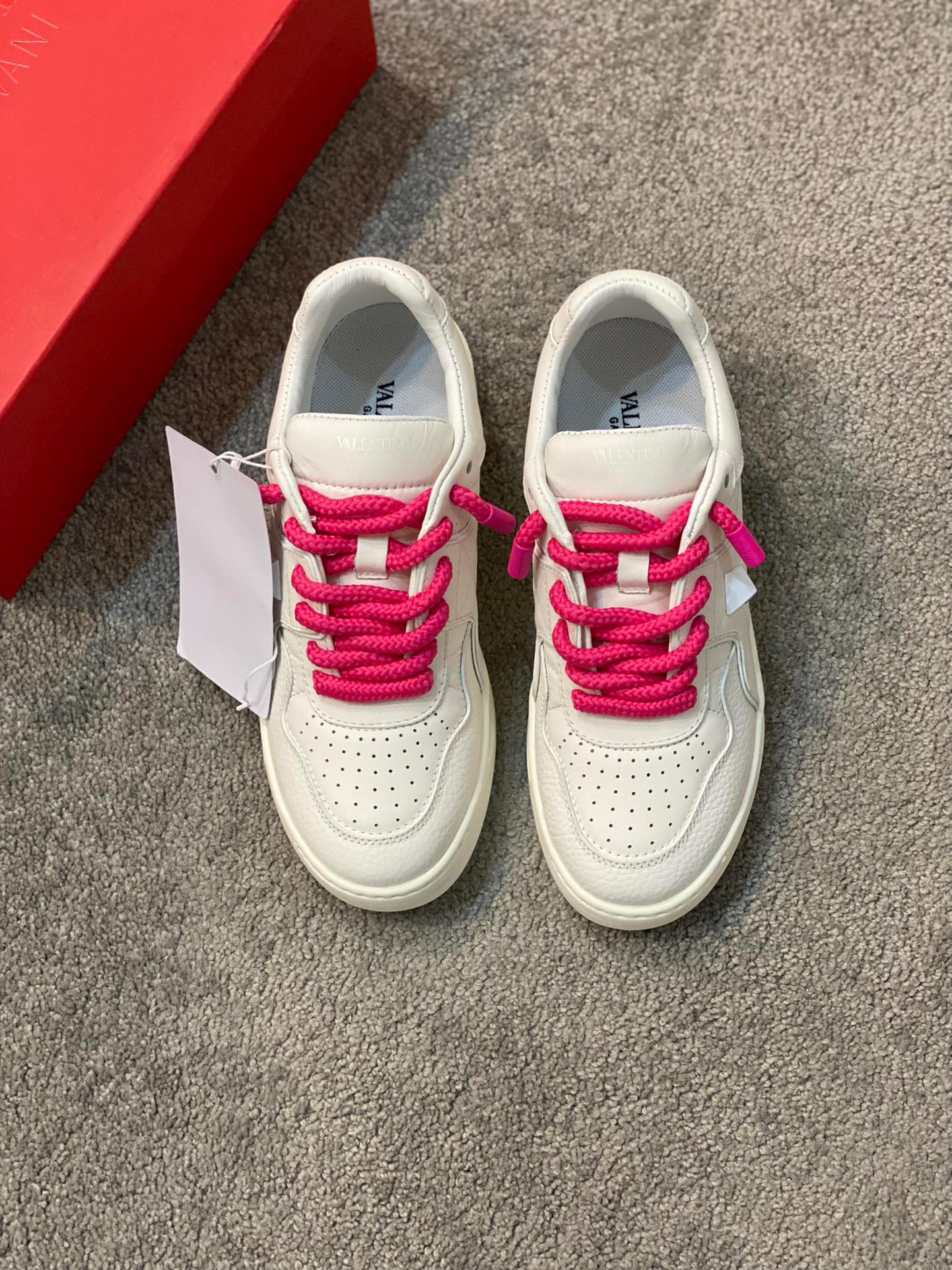 Men Women 𝑉*𝐴𝐿𝐸𝑁𝑇𝐼𝑁𝑂 Top Sneaker