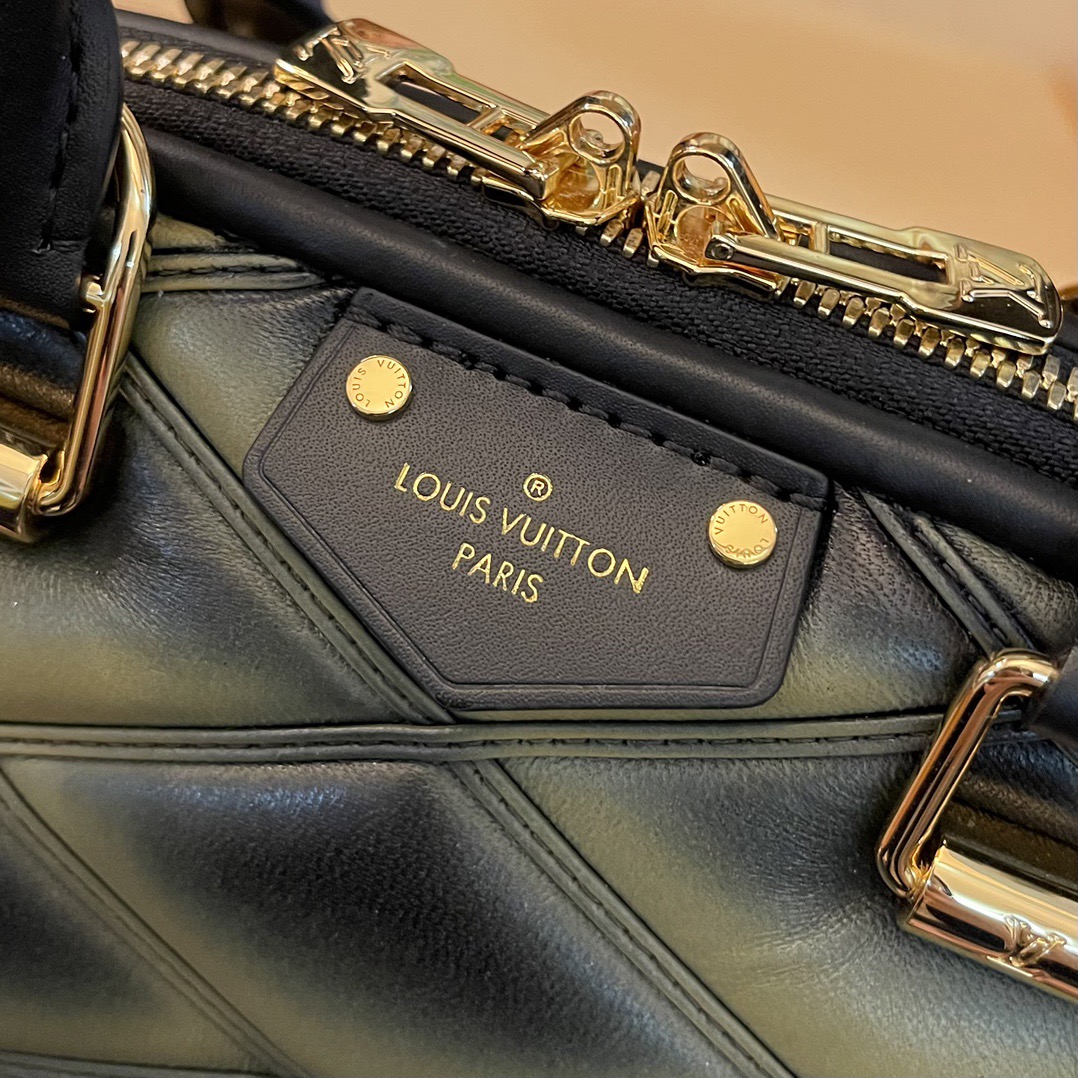 women L*ouis V*uitton Top Bag 23576