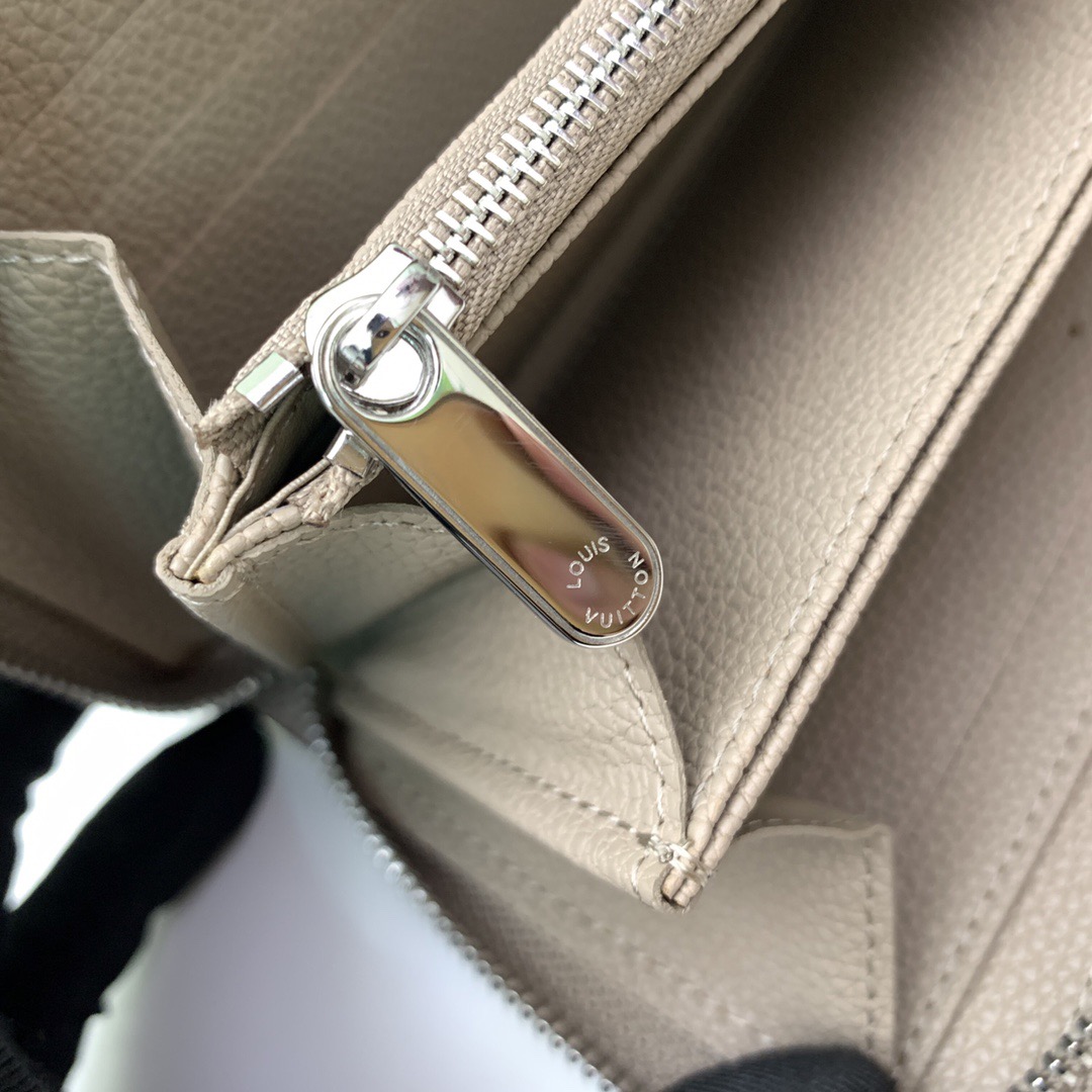 L*ouis V*uitton Top Bag