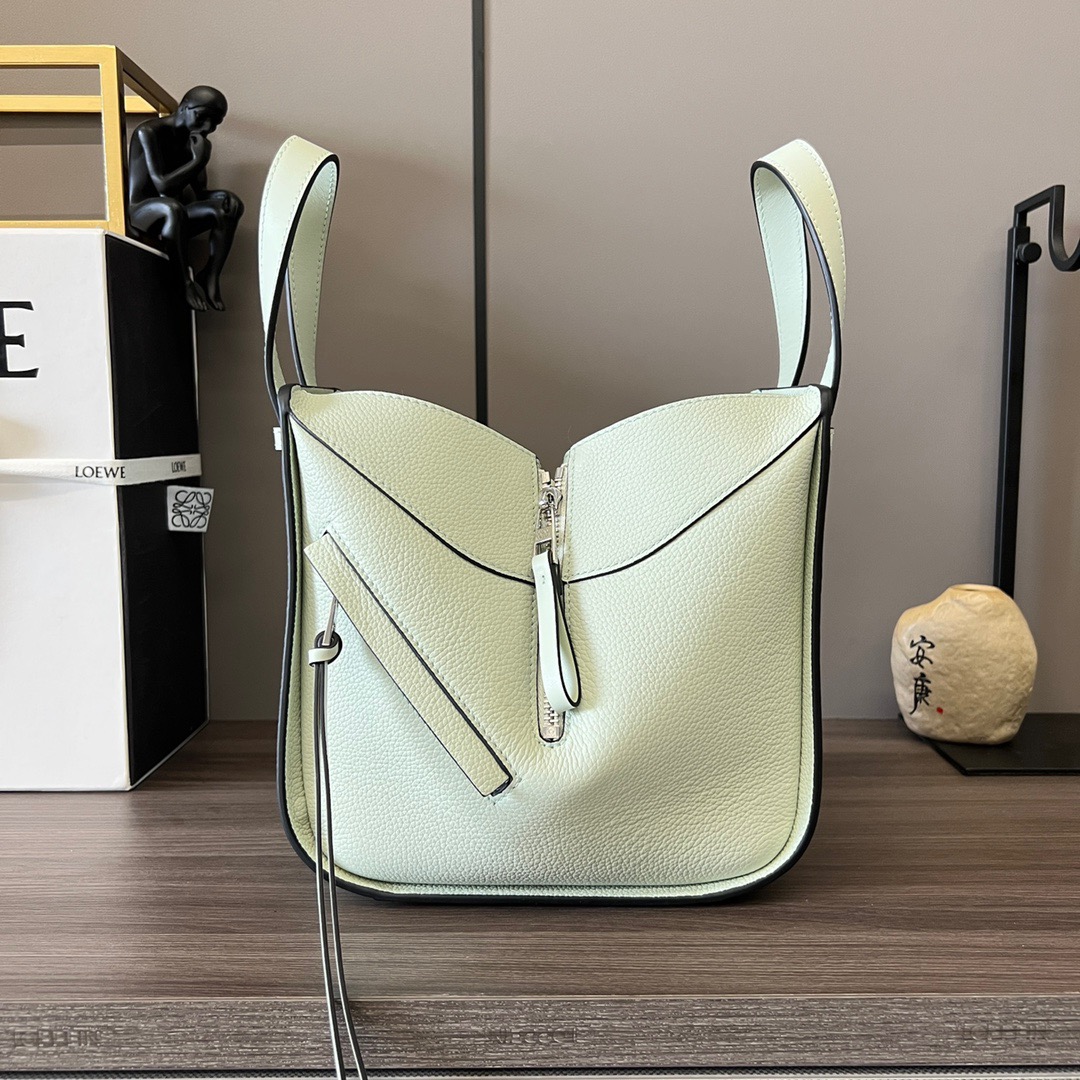 L*oewe Bag 652235 Top Quality