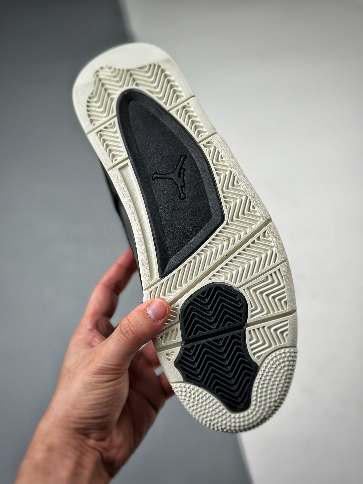 Air Jordan 4 pony hair black