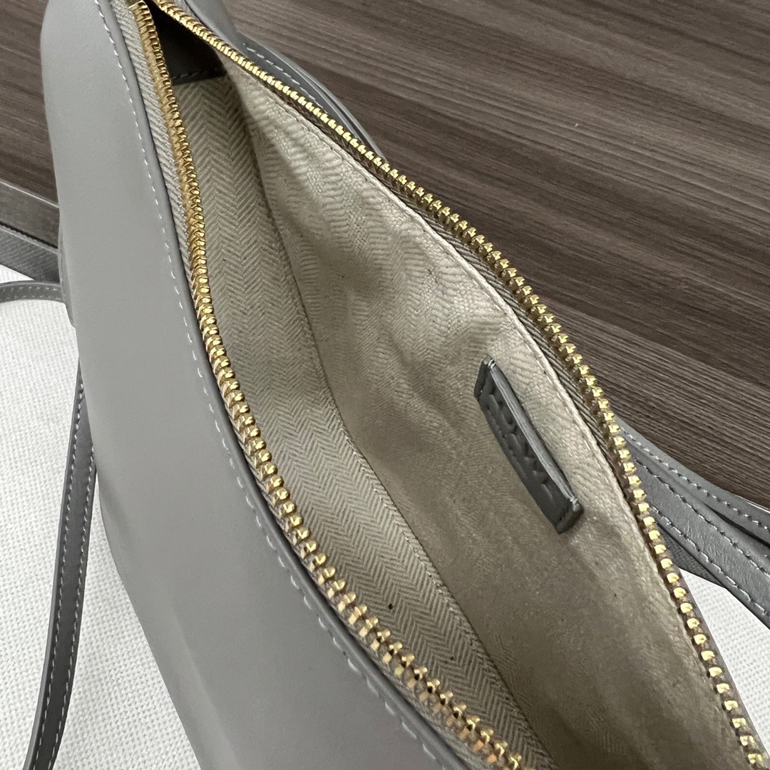 L*oewe Bag 262315 Top Quality