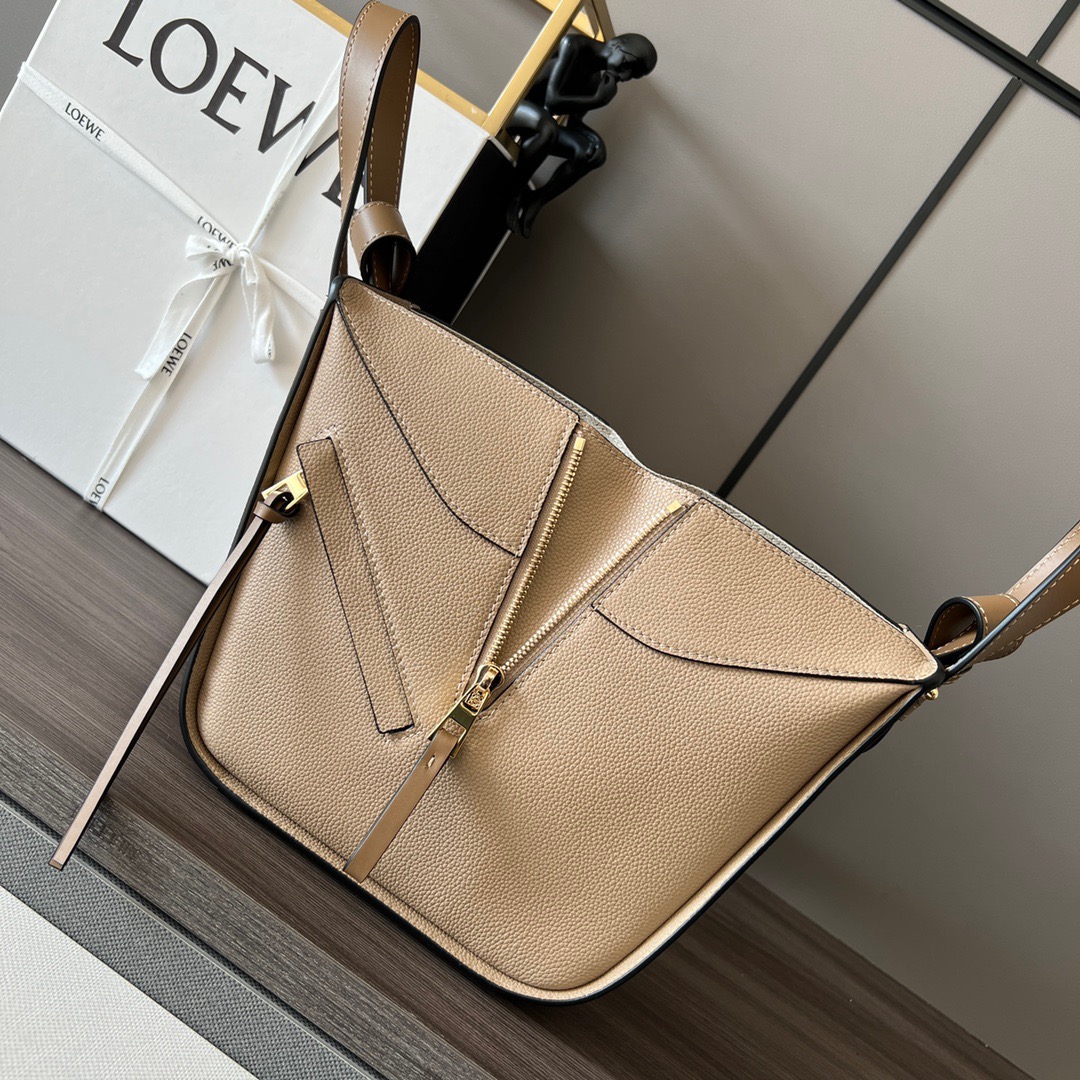L*oewe Bag 652235 Top Quality