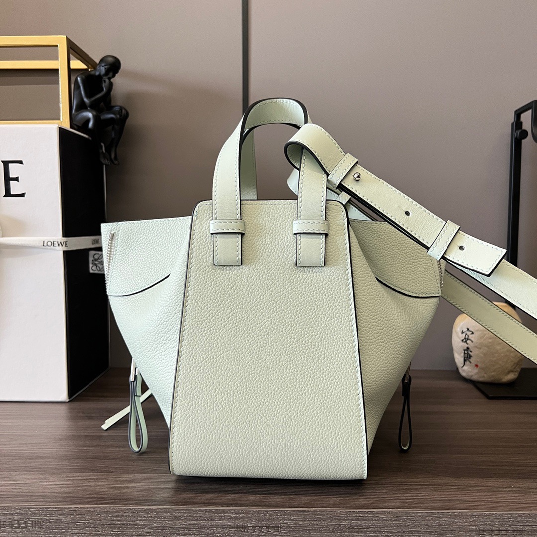 L*oewe Bag 652235 Top Quality