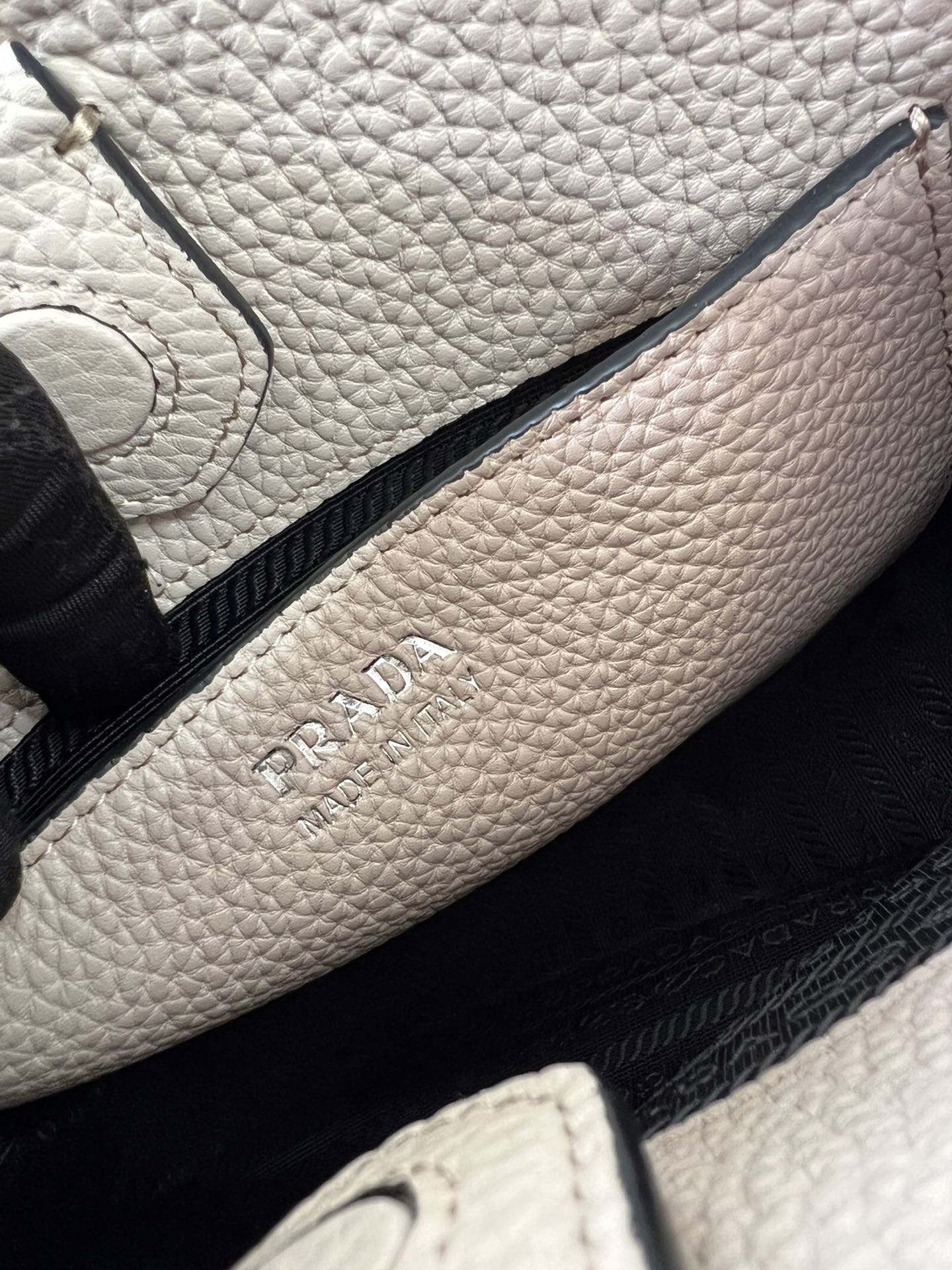 P*rada Bag Top Quality