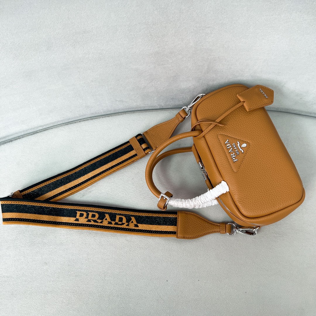 P*rada Bag Top Quality