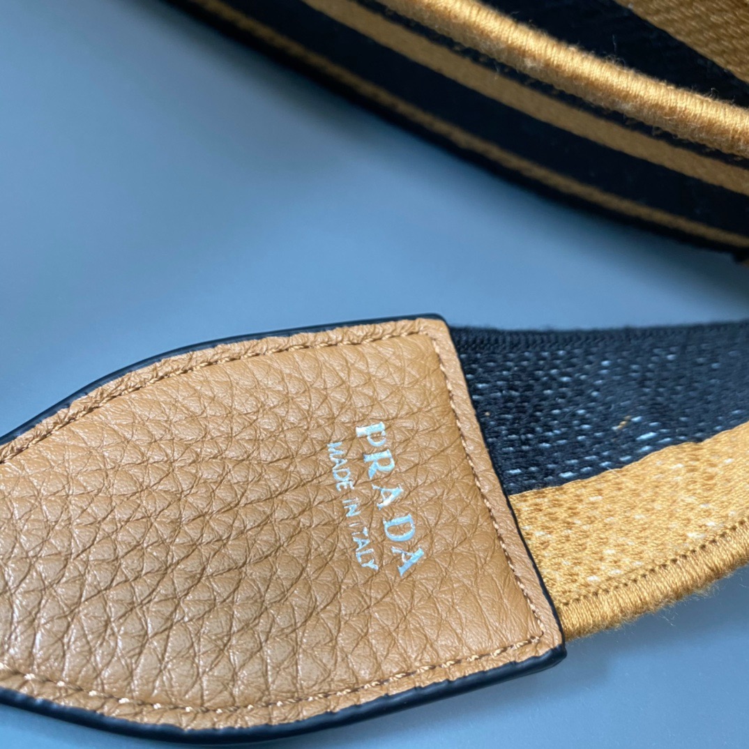 P*rada Bag Top Quality