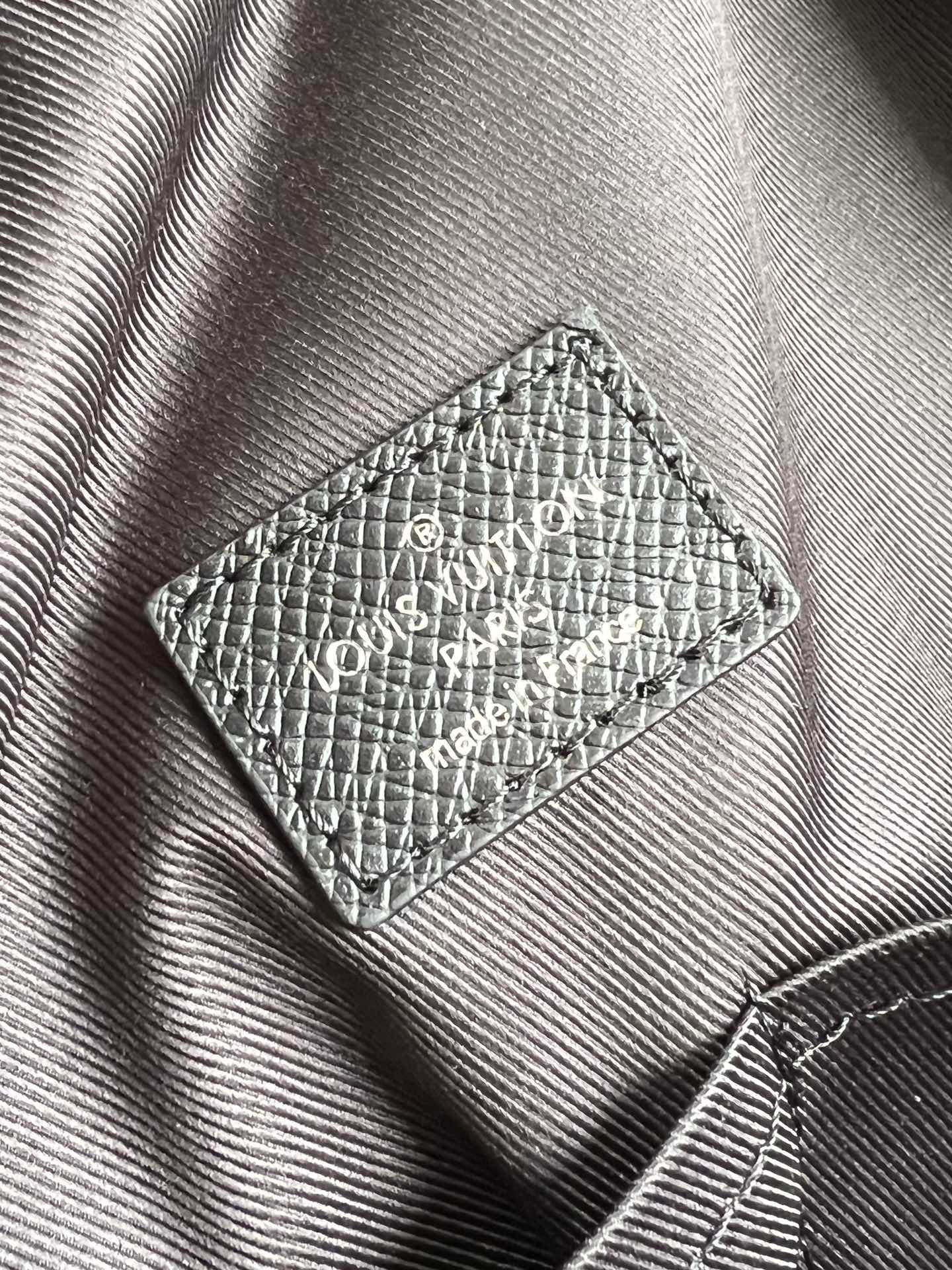 L*ouis V*uitton Top Bag