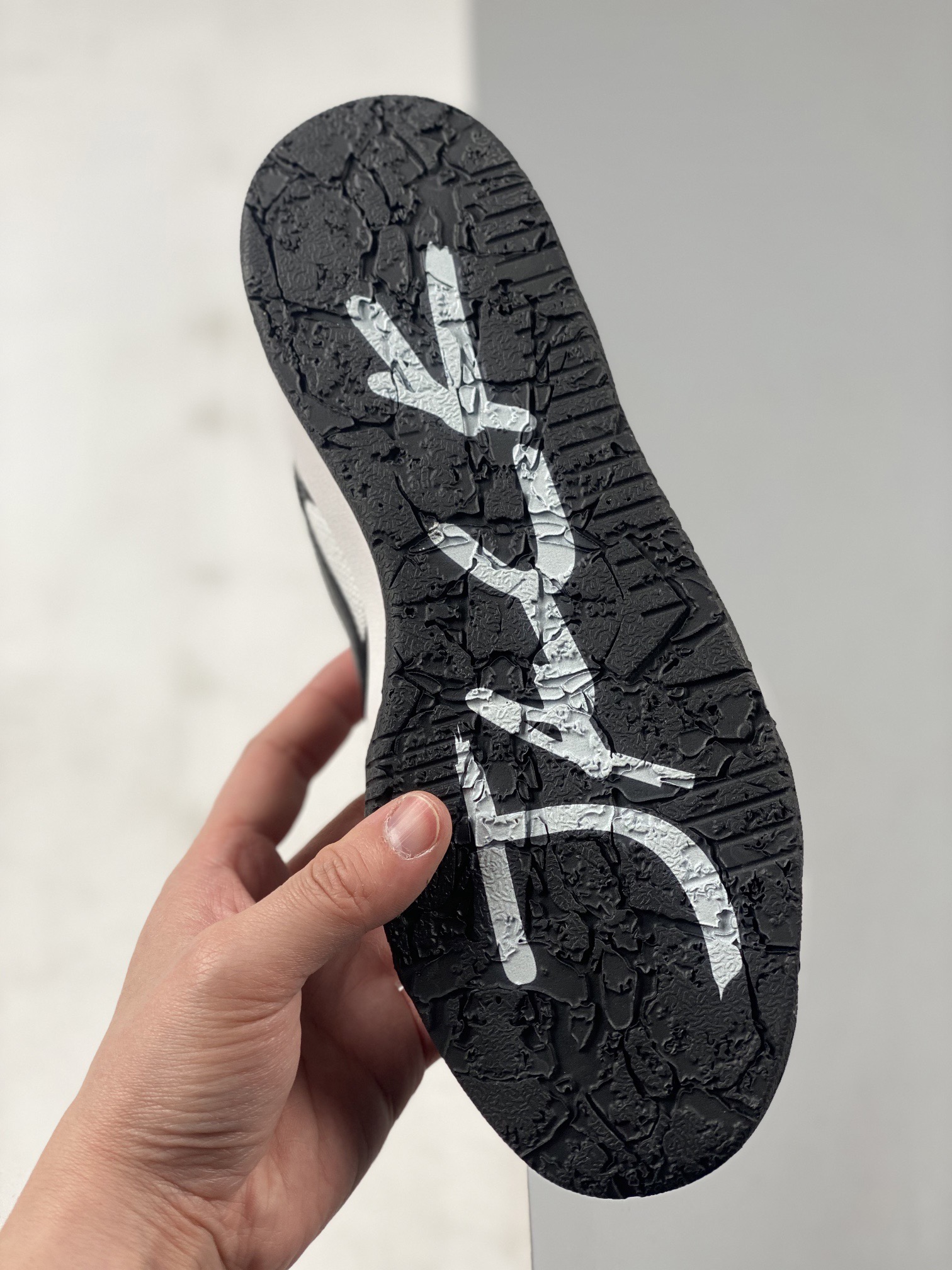 Nike Air Jordan cut the check aj