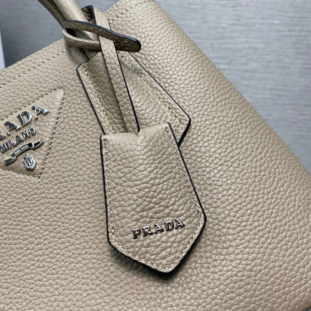 P*rada Bag Top Quality