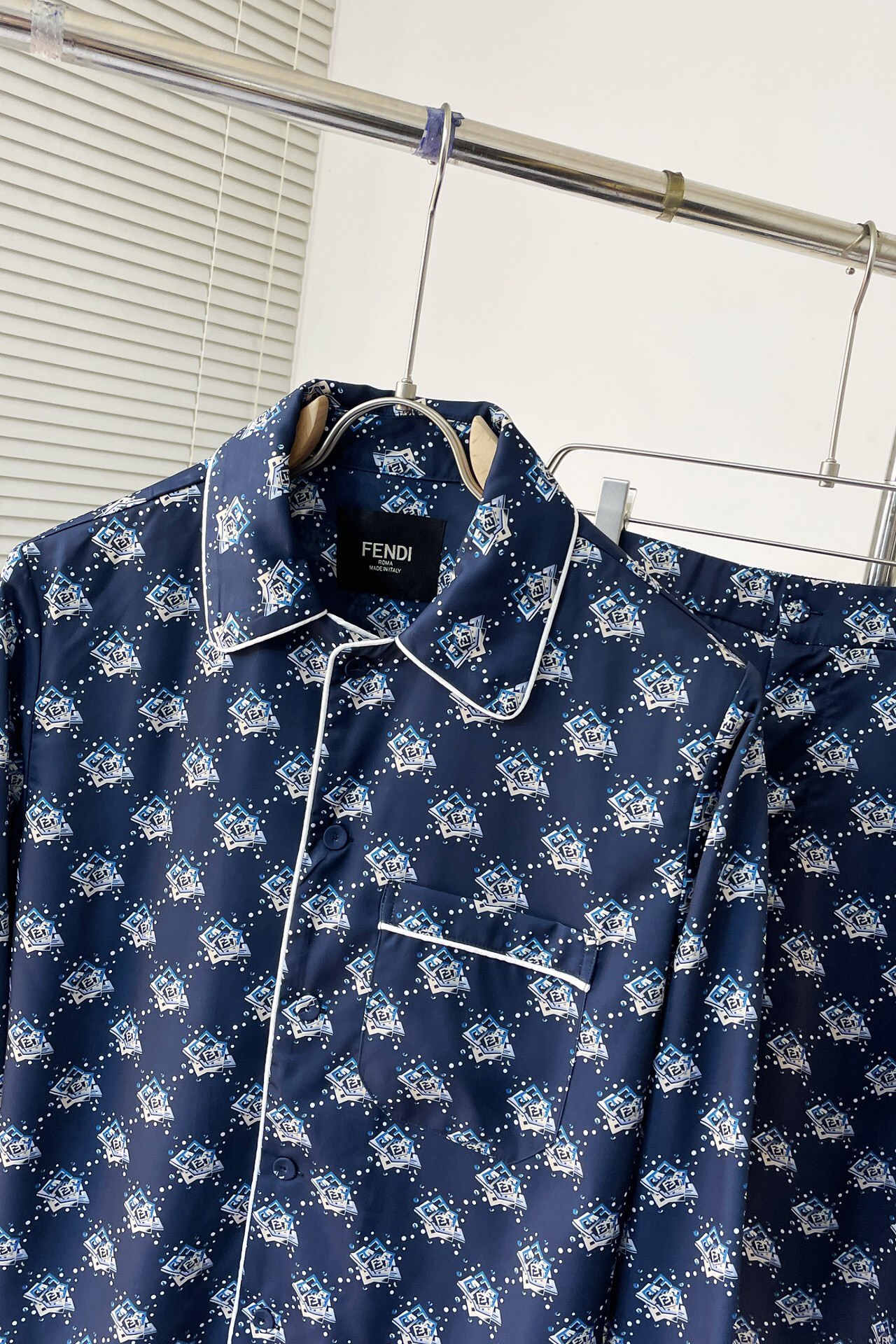 Men suits Top Quality