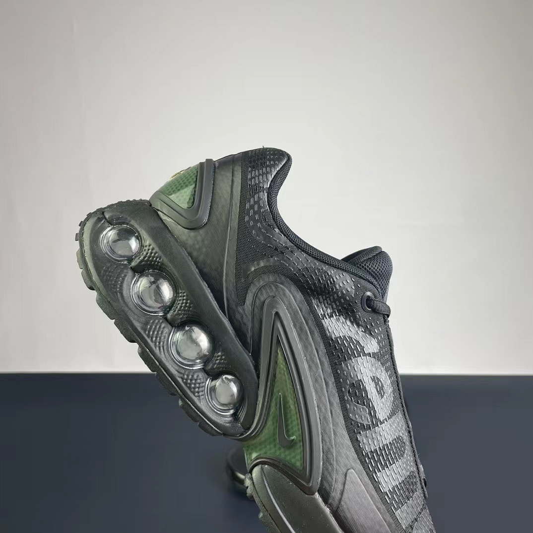 Nike Air Max+S*upreme ）