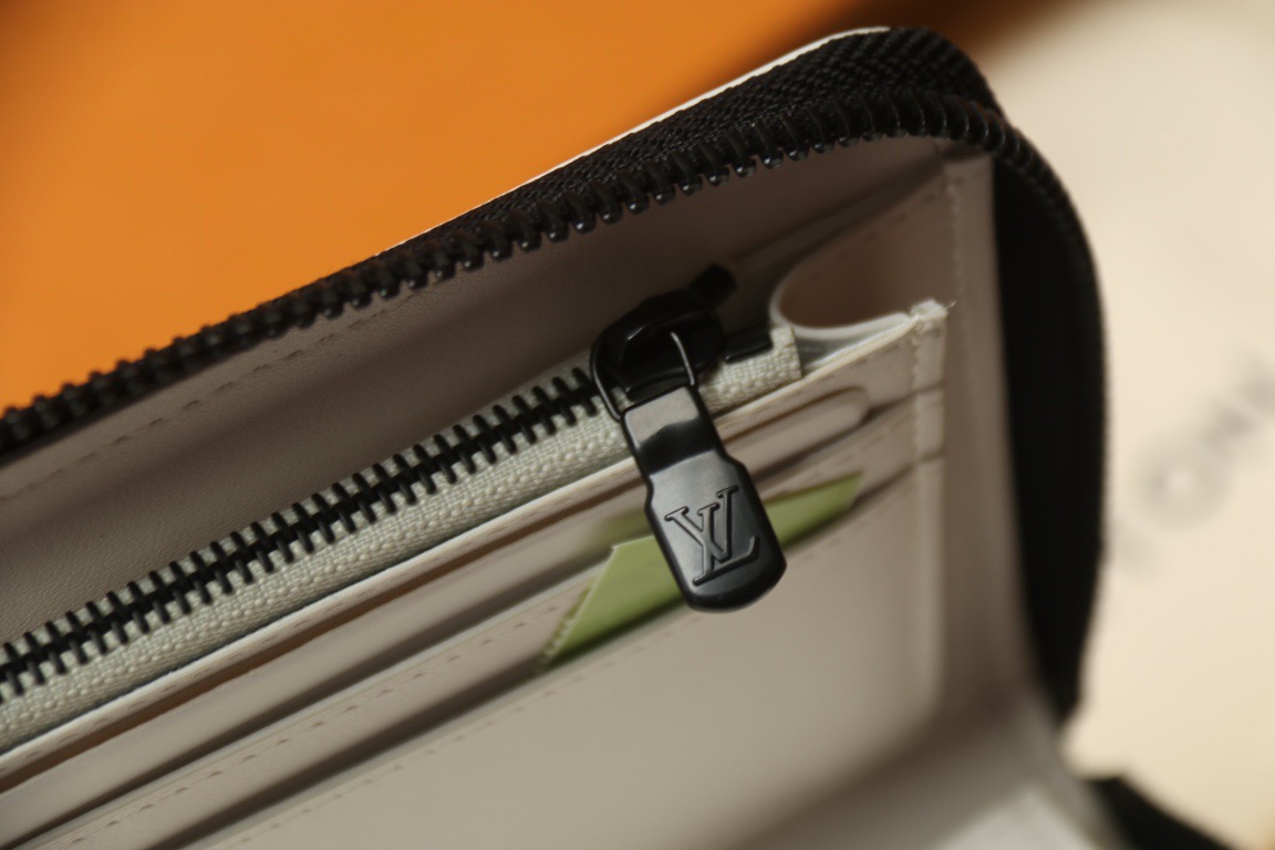 L*ouis V*uitton Top Bag