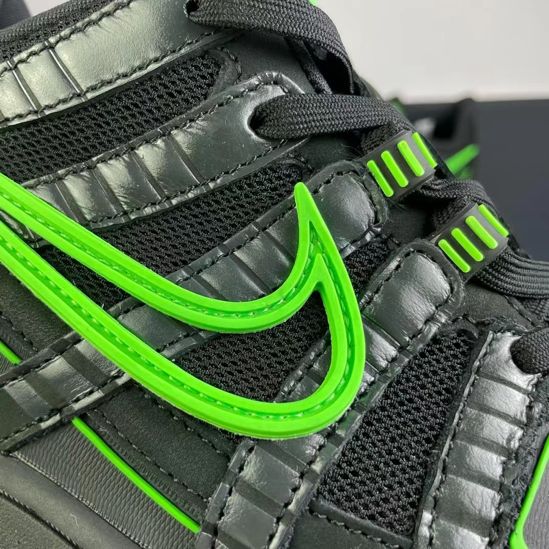 O.ff-white nike Rubber bunk