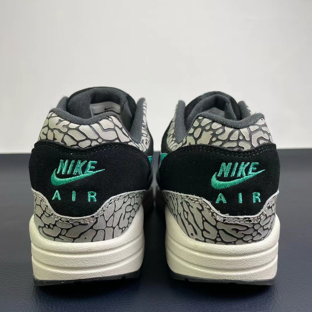 Nike Air Max+O WF ）