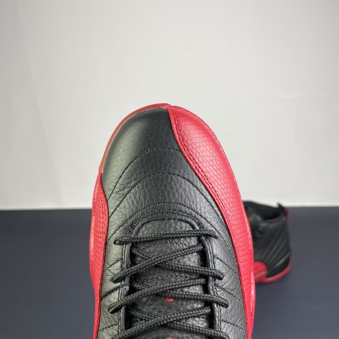 Air Jordan 12