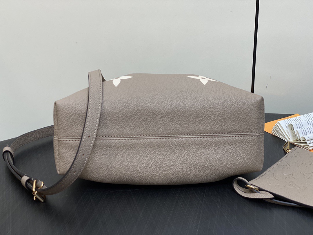 L*ouis V*uitton Top Bag