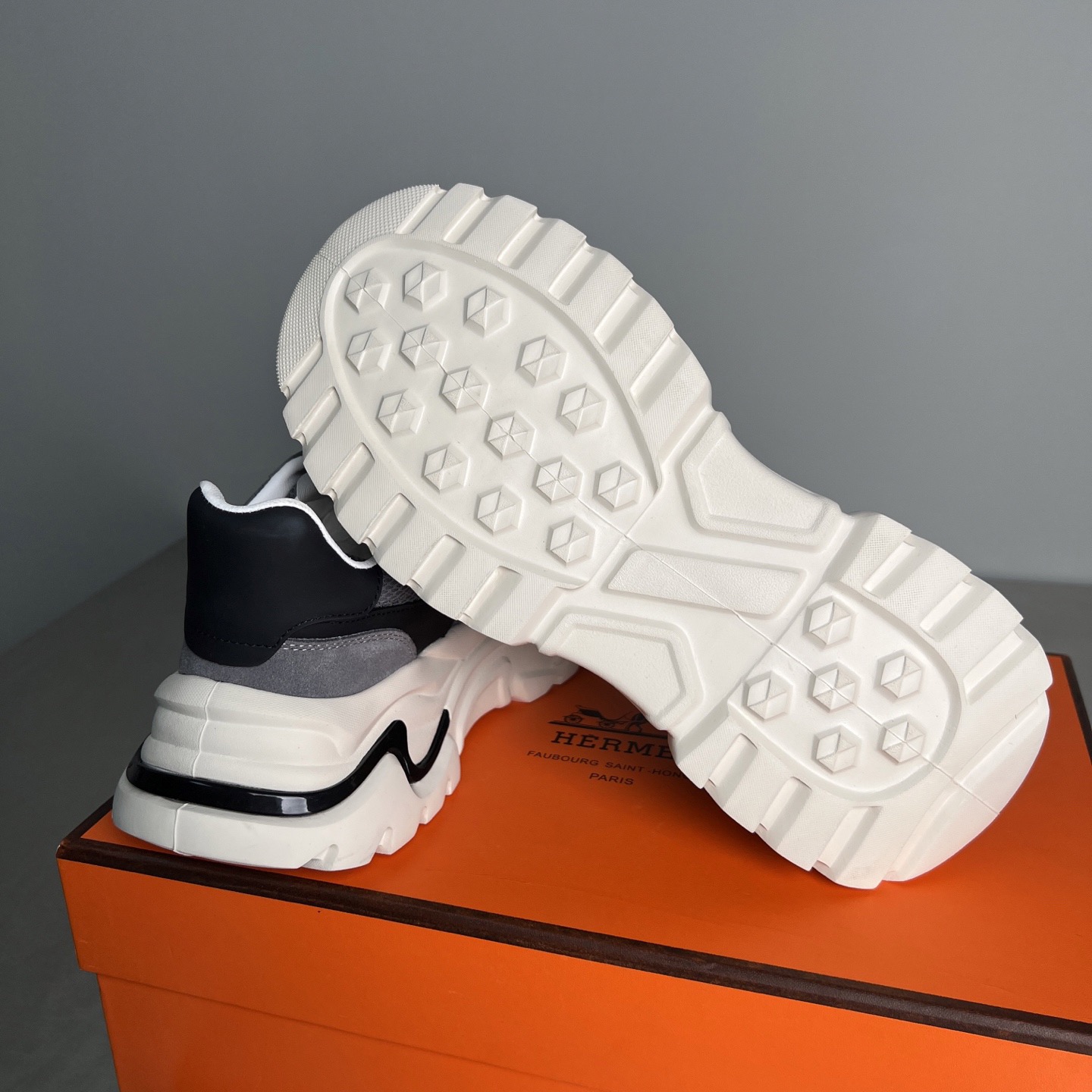 Men H*ermes Top Sneaker