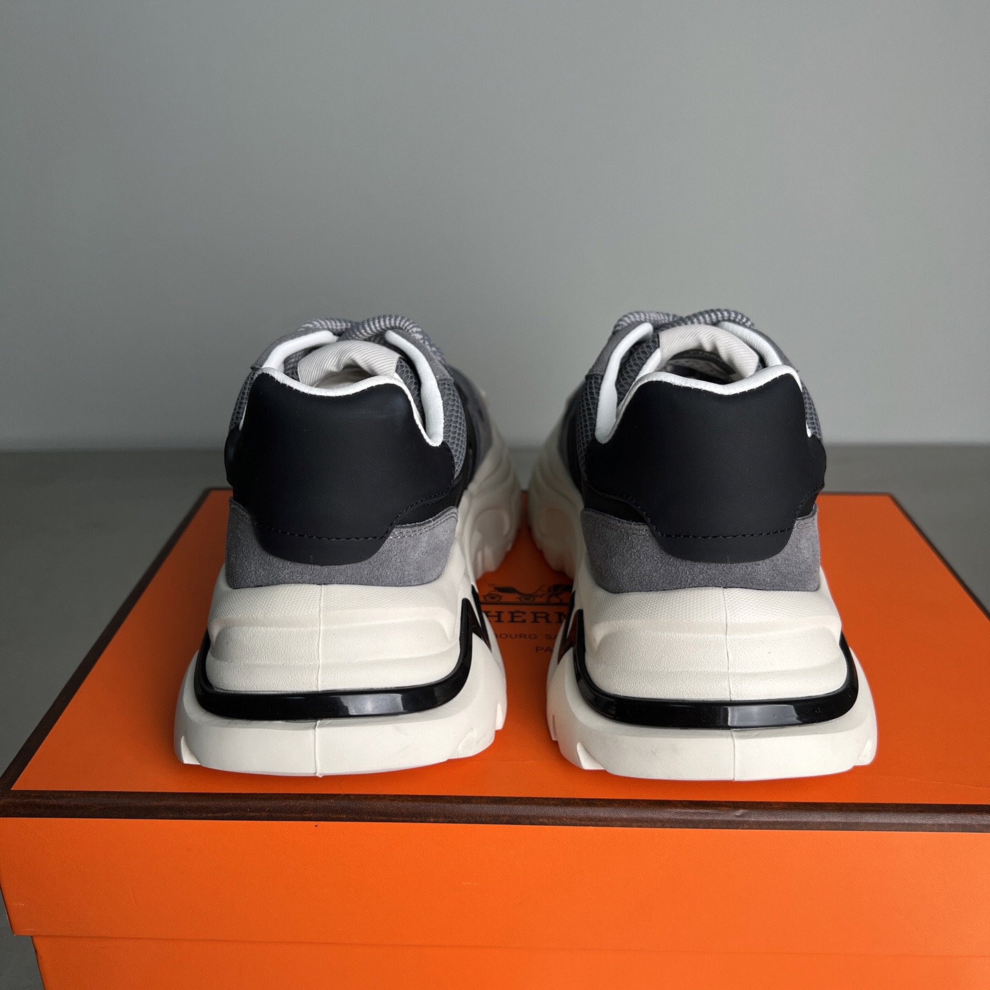 Men H*ermes Top Sneaker