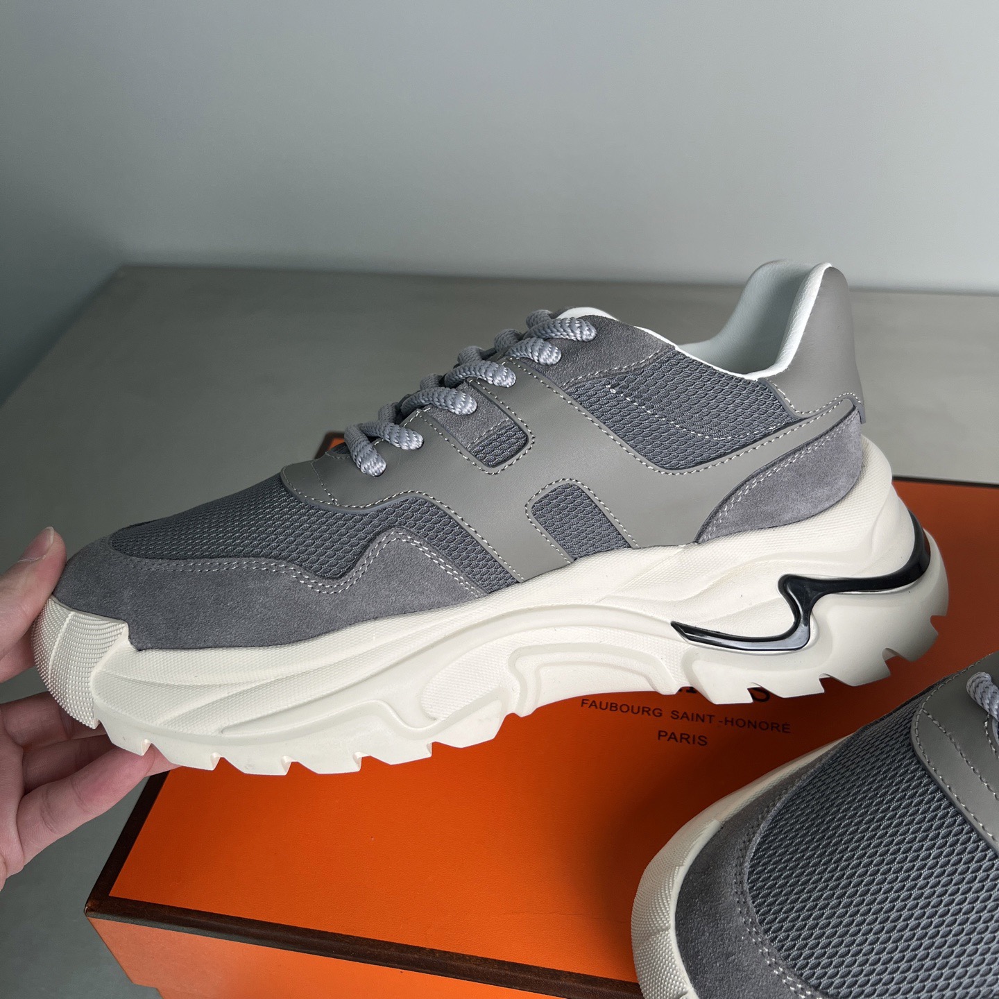 Men H*ermes Top Sneaker