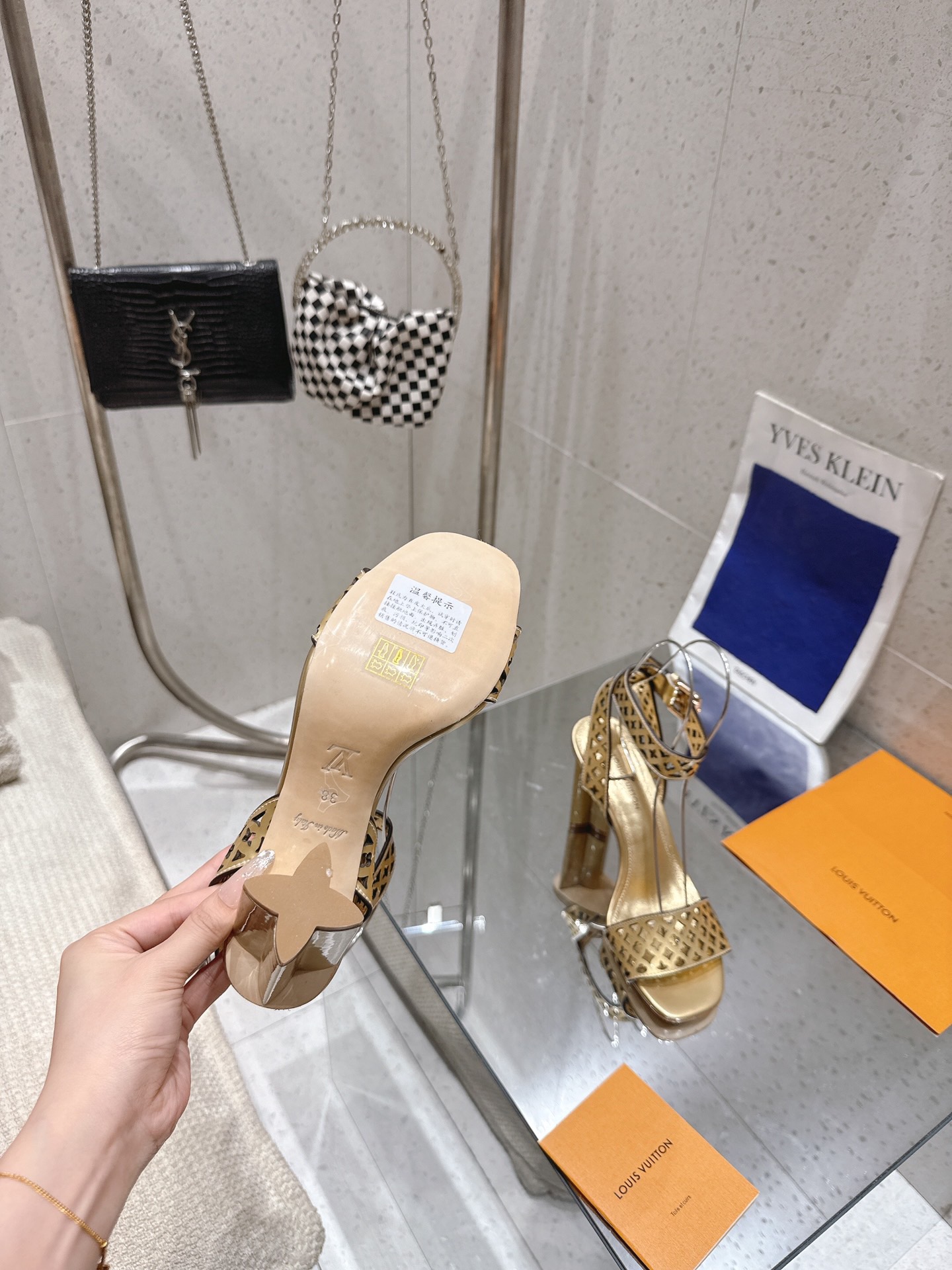 Women L*ouis V*uitton Top Sandals