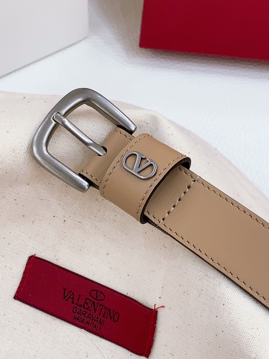 V*alentino Belts Top Quality