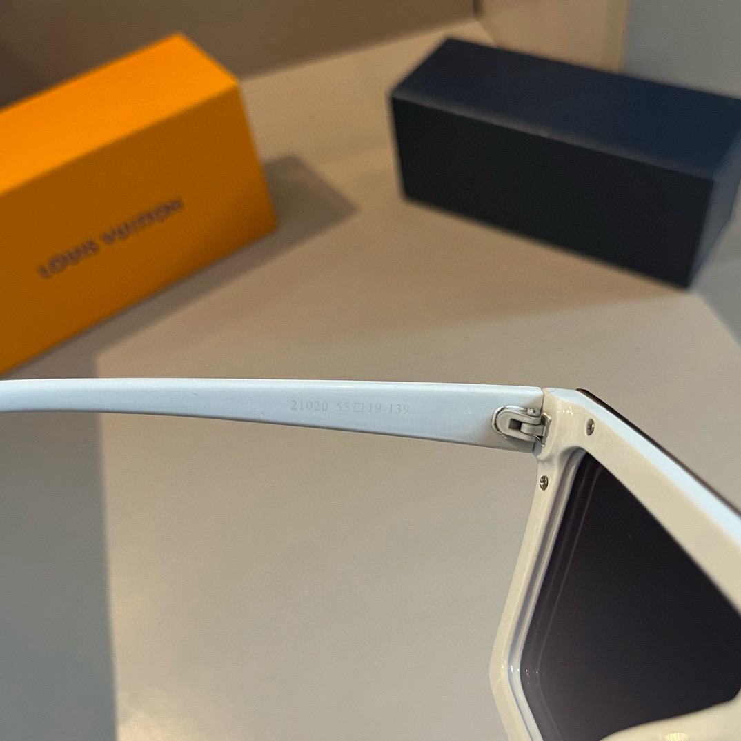 L*ouis V*uitton Glasses