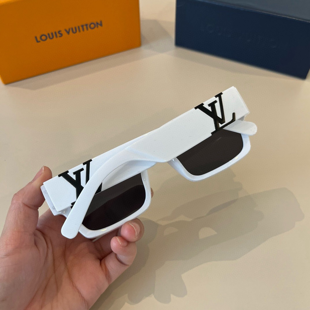 L*ouis V*uitton Glasses