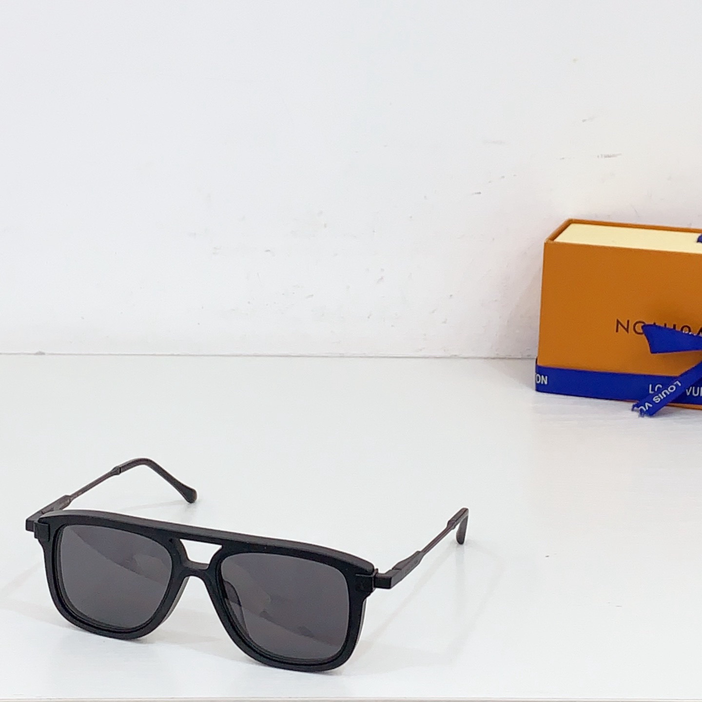 L*ouis V*uitton Glasses