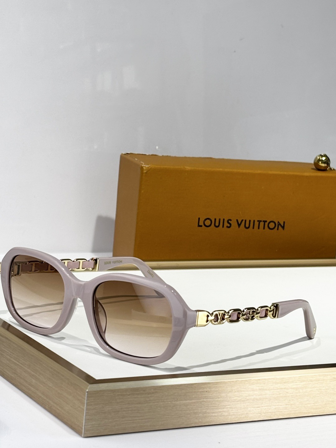 L*ouis V*uitton Glasses