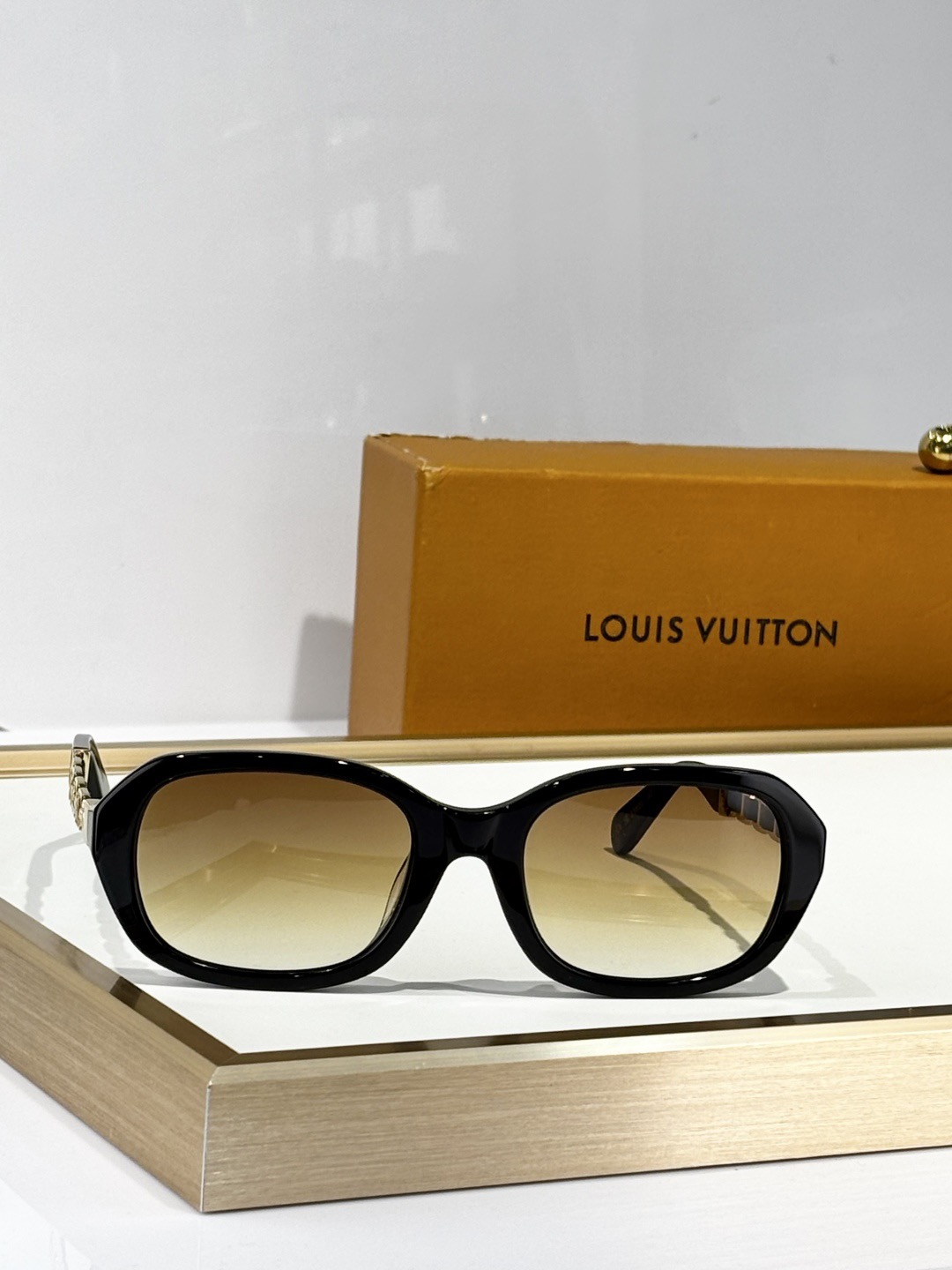L*ouis V*uitton Glasses