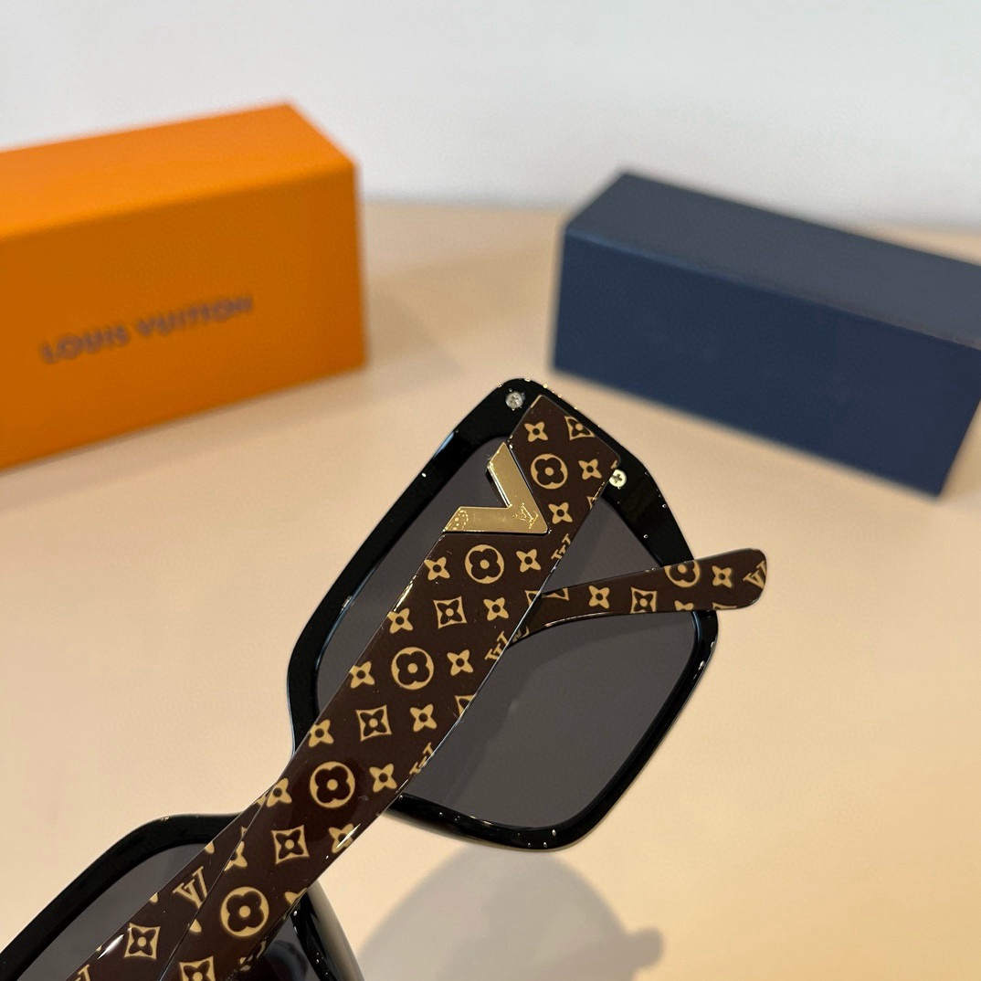 L*ouis V*uitton Glasses