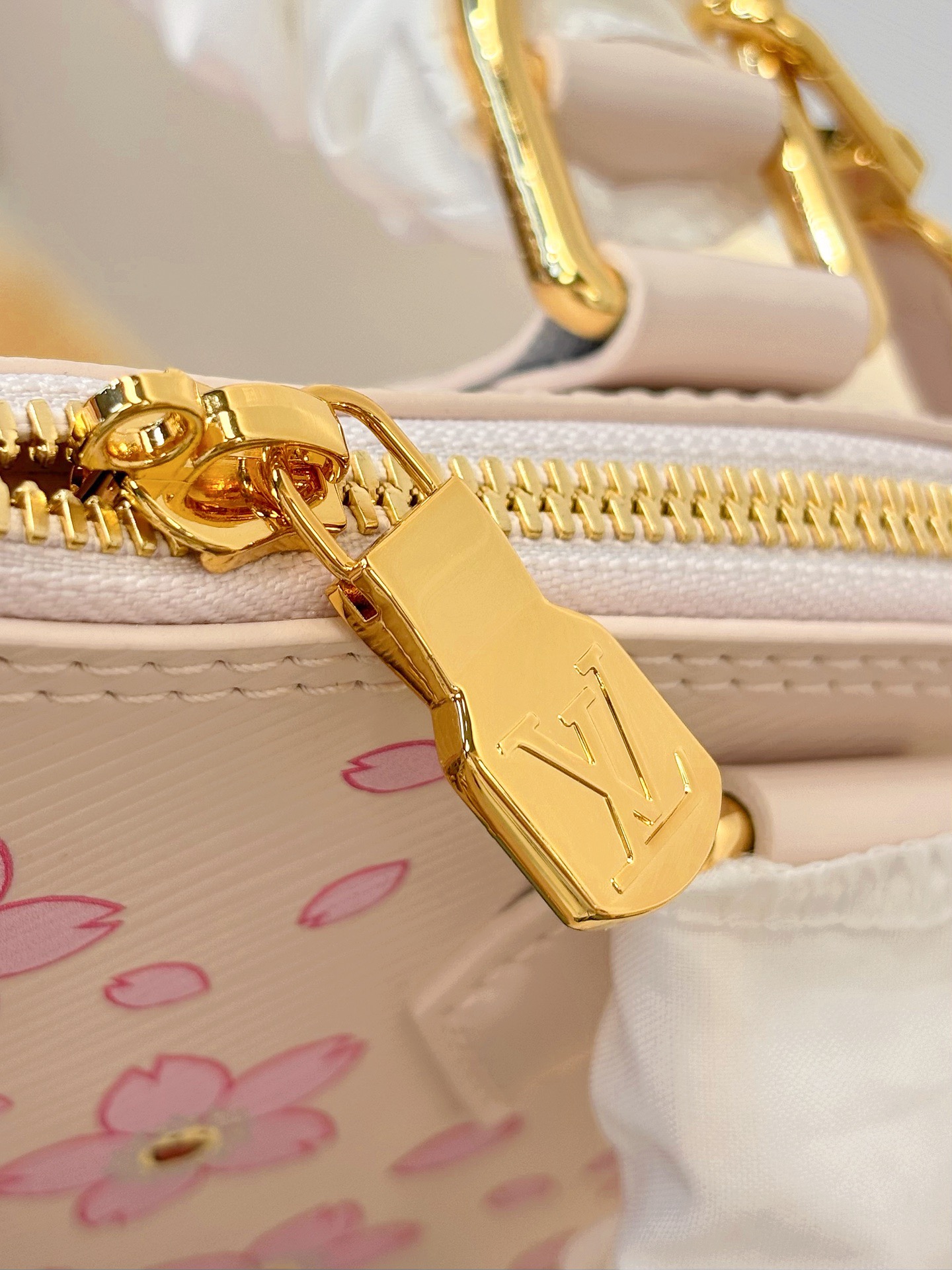 L*ouis V*uitton Top Bag