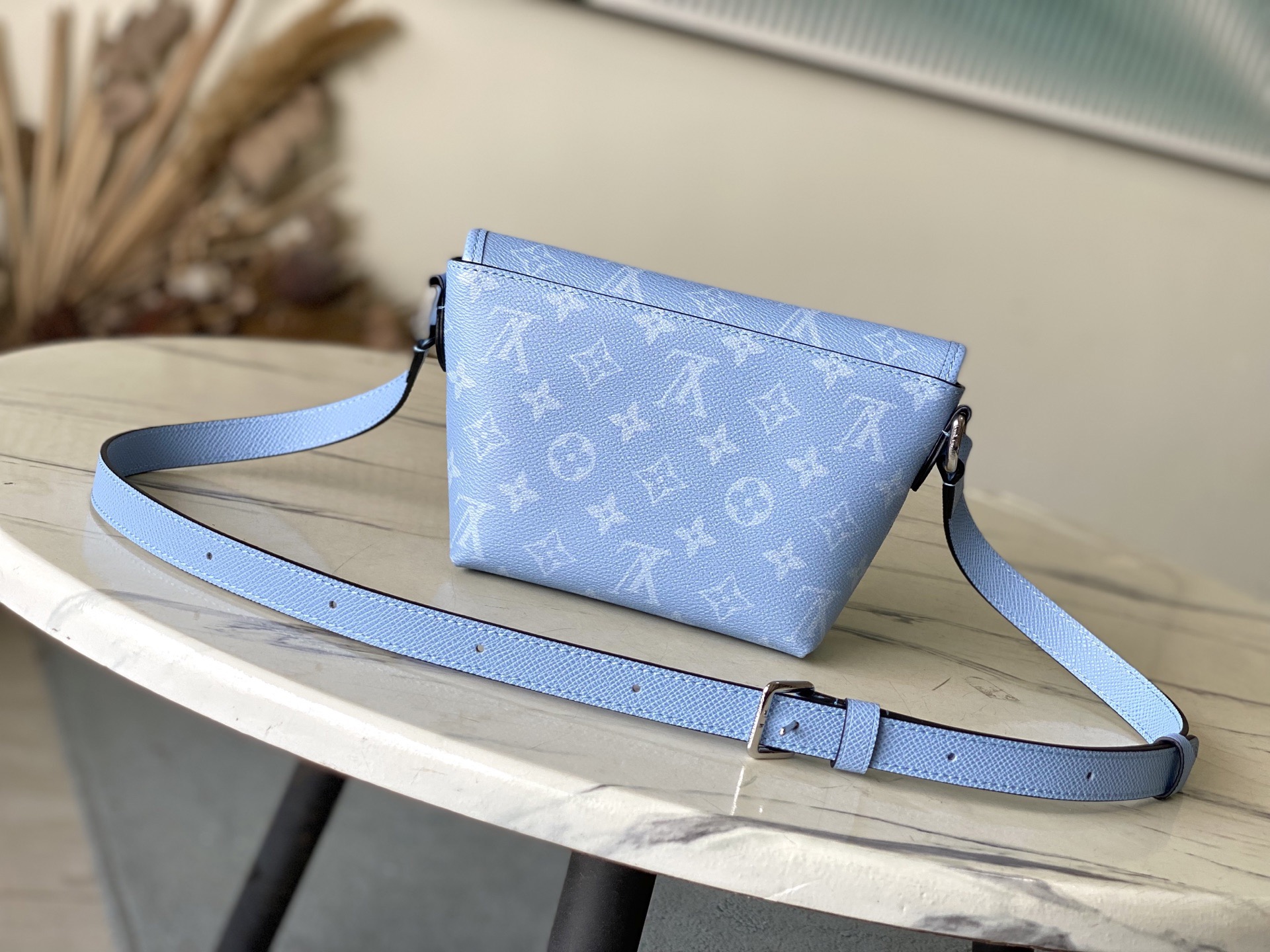 L*ouis V*uitton Top Bag